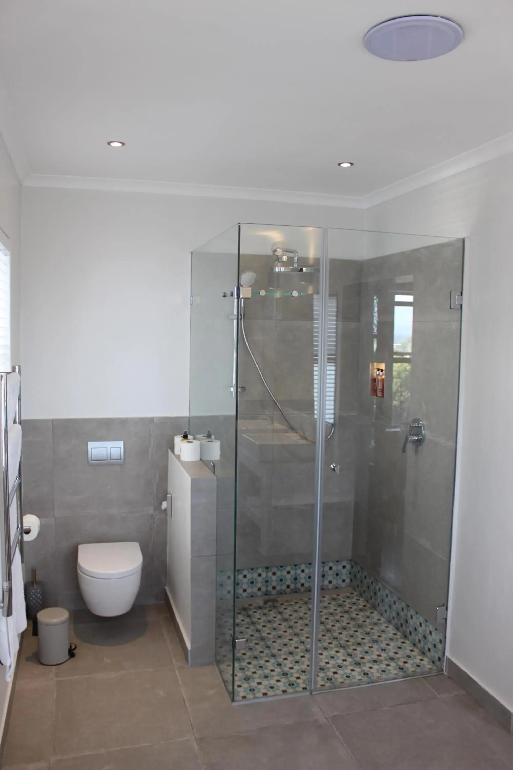 Shower, Bathroom in Whale Rock Luxury Lodge