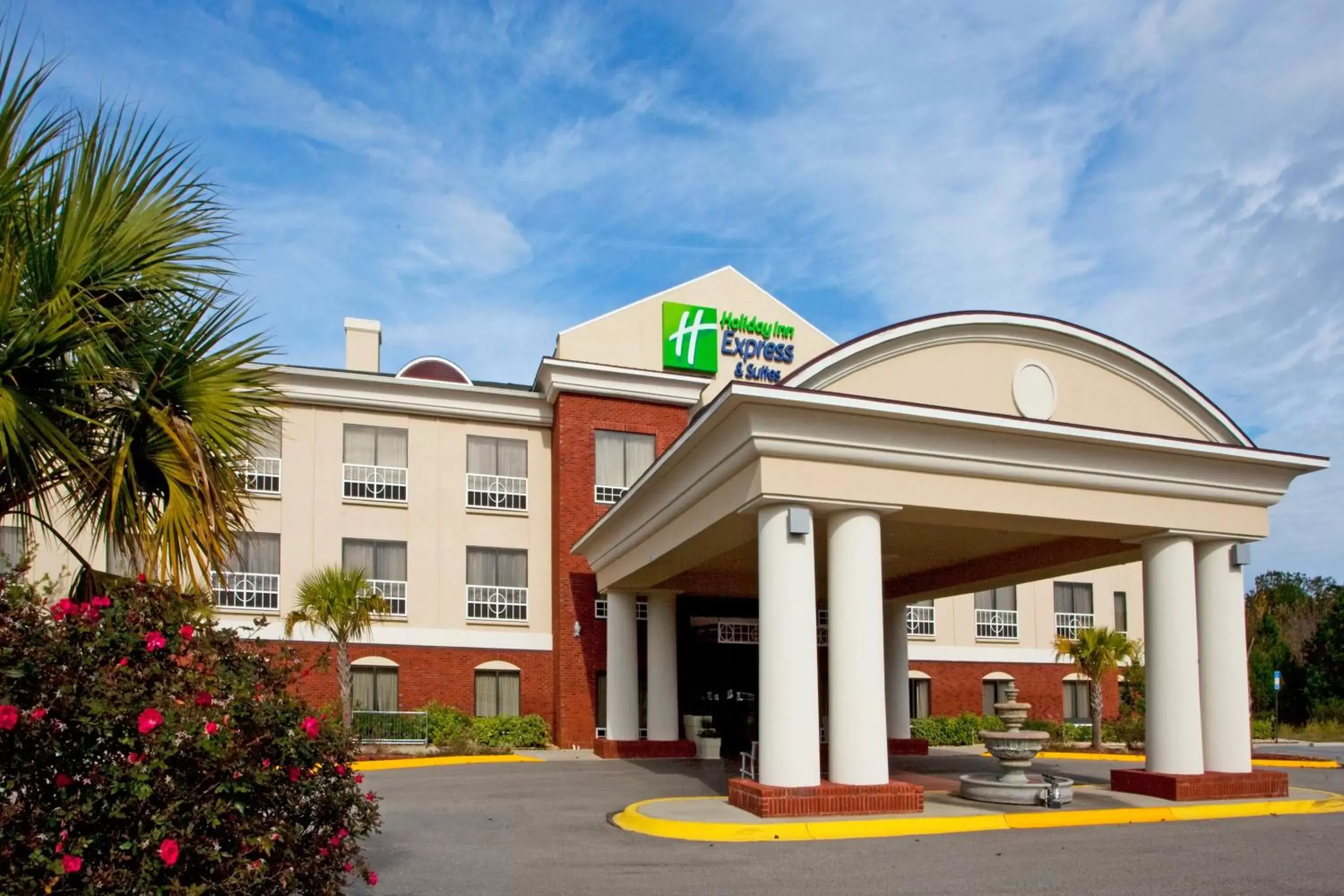 Property Building in Holiday Inn Express & Suites Quincy I-10, an IHG Hotel