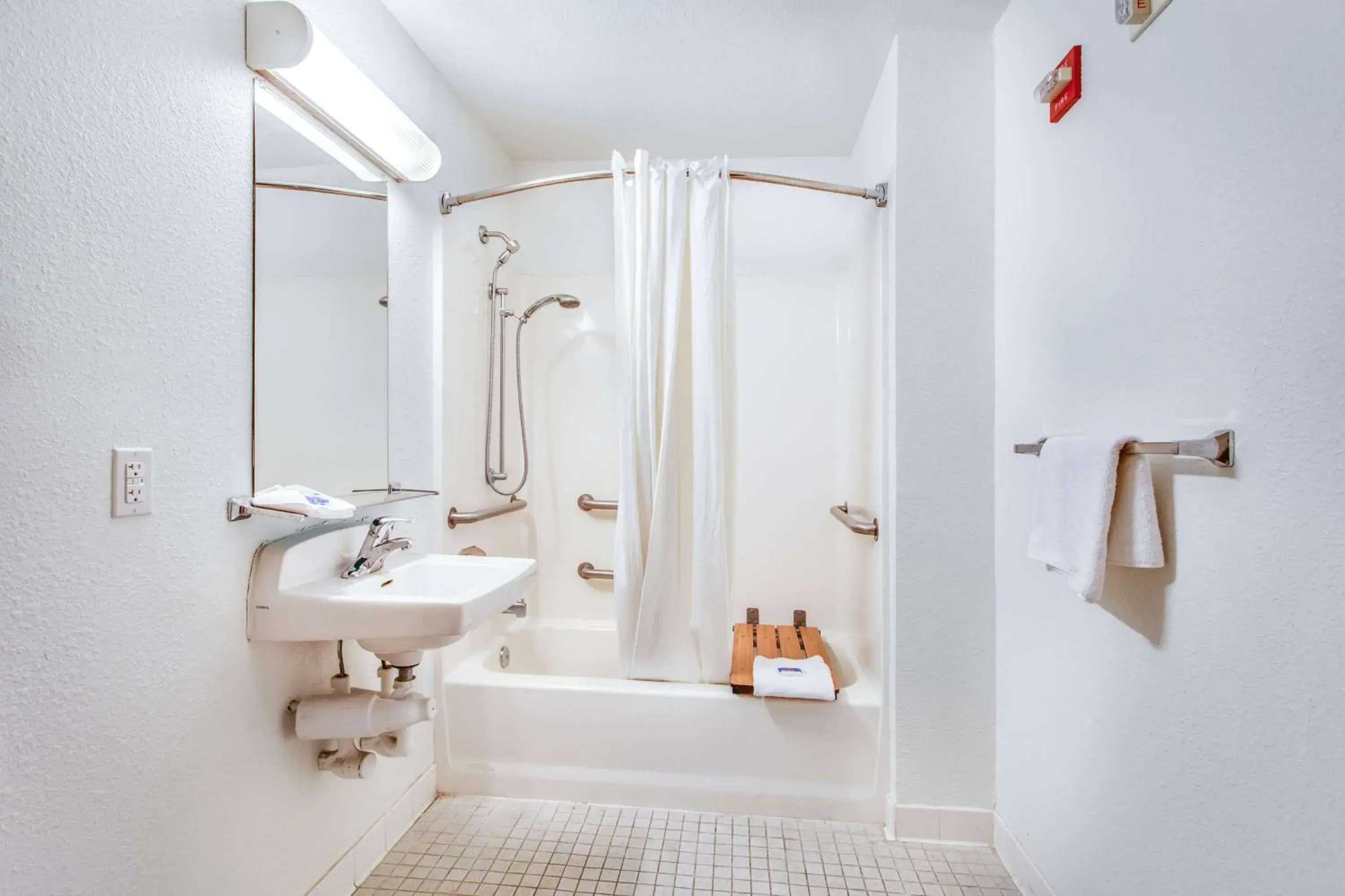 Shower, Bathroom in Motel 6-Vacaville, CA