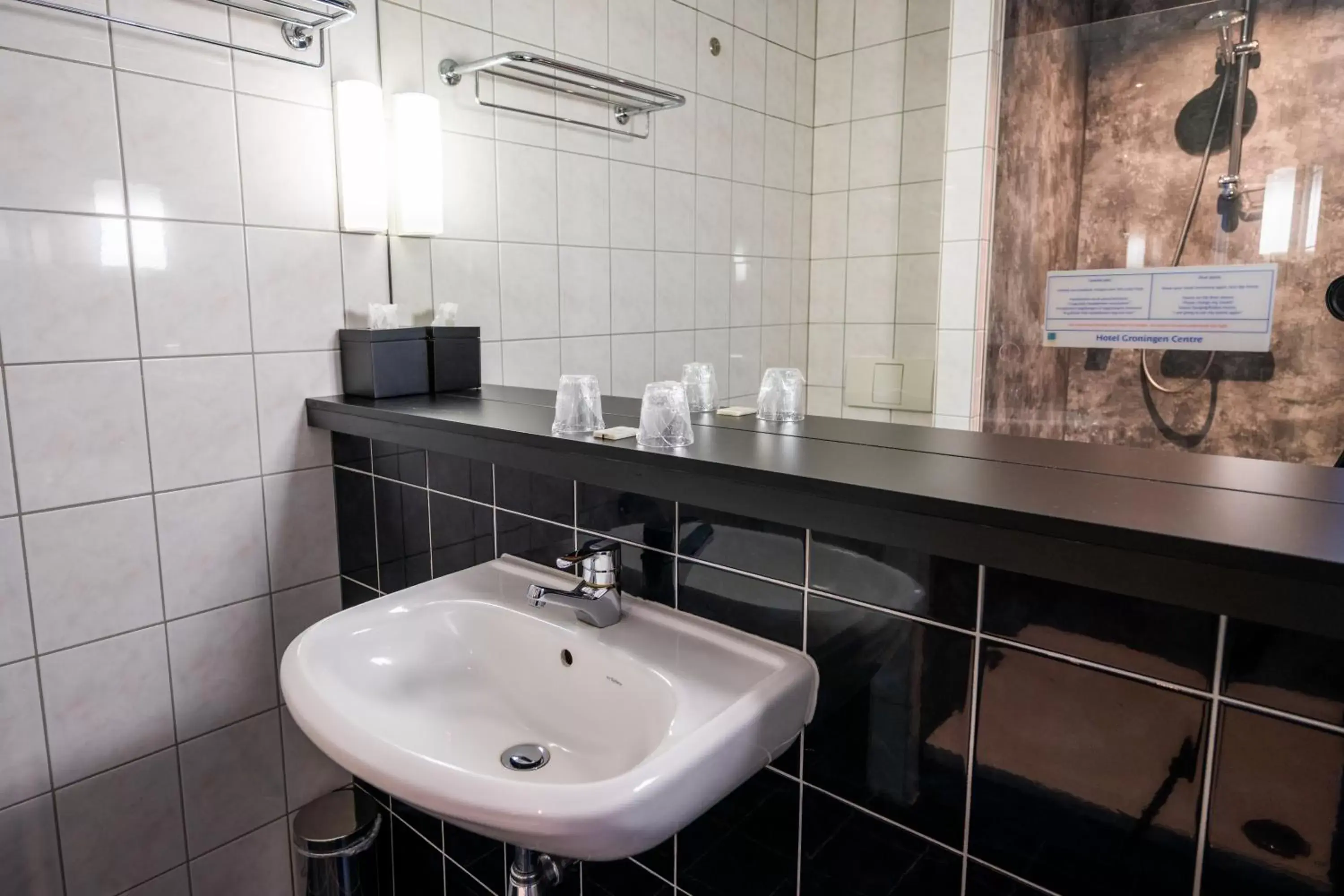 Bathroom in Flonk Hotel Groningen Centre, BW Signature Collection voorheen Best Western Hotel Groningen Centre