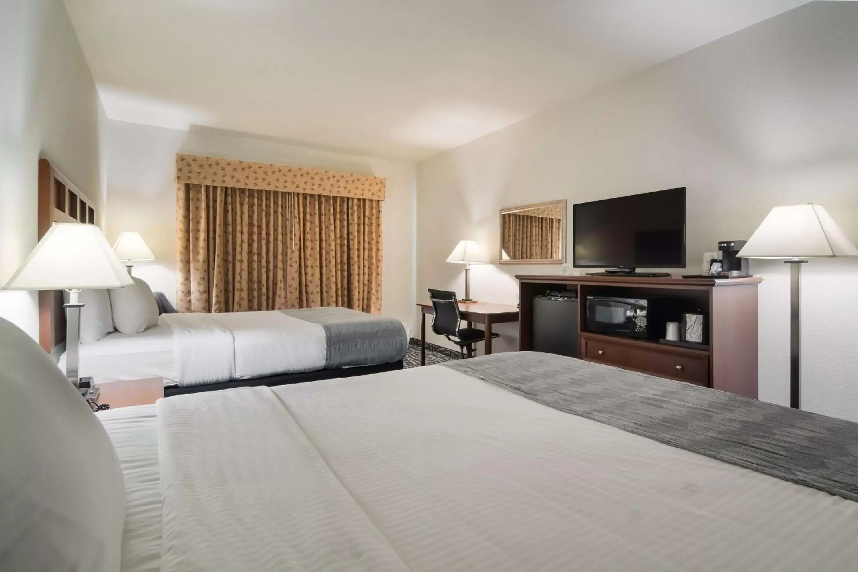 Bedroom, Bed in Best Western Comanche Inn