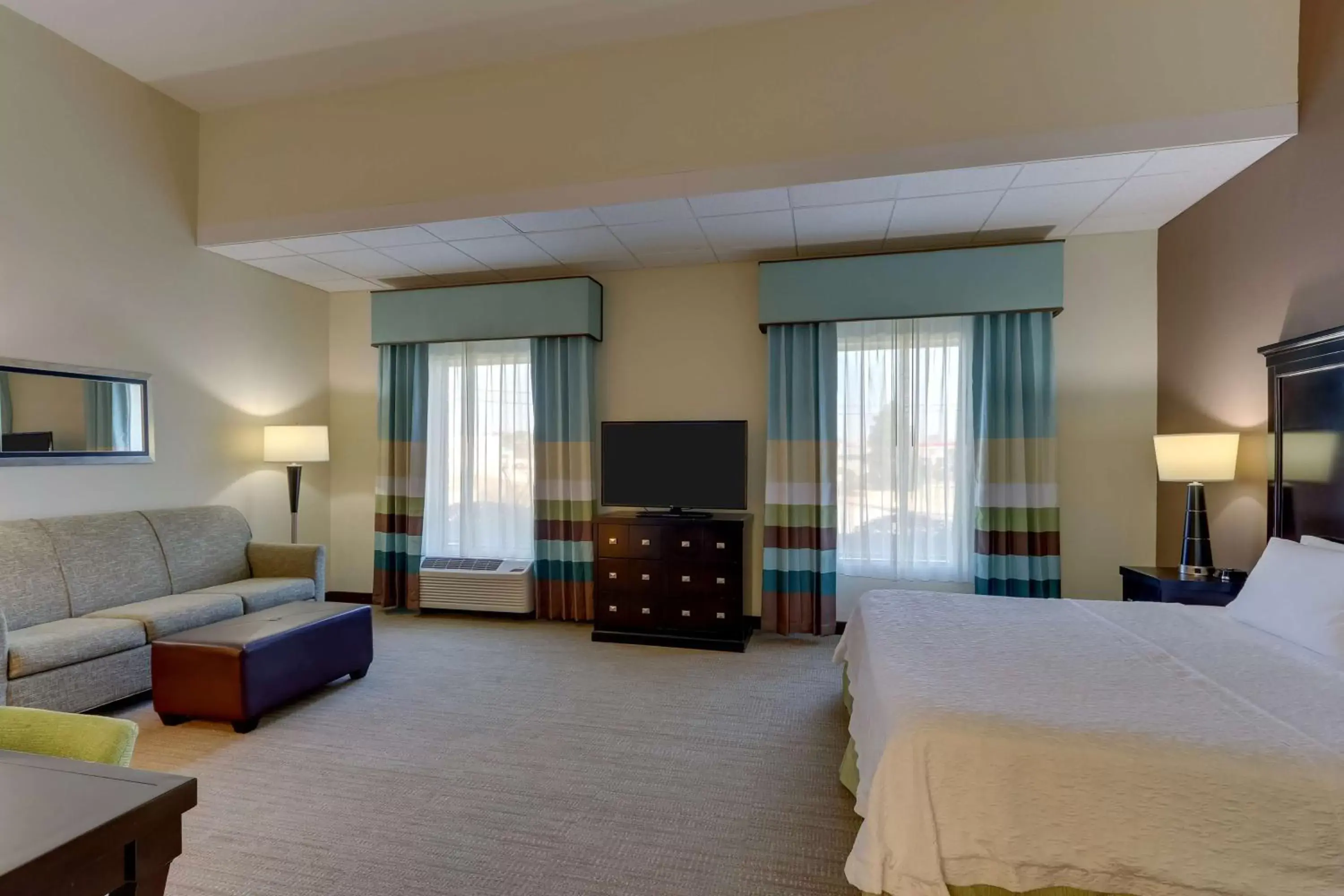Bedroom in Hampton Inn and Suites Swansboro Near Camp Lejeune
