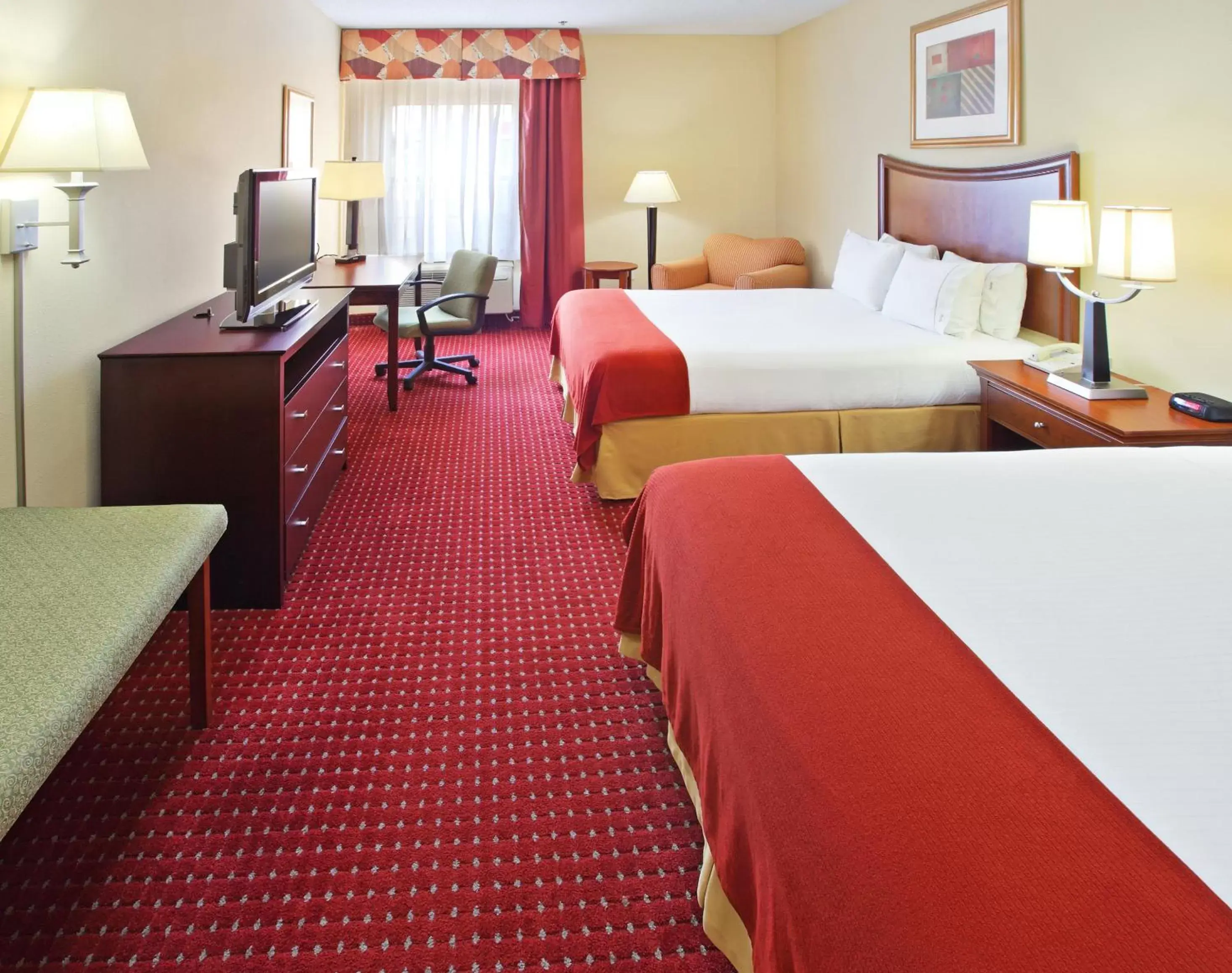 Photo of the whole room, Bed in Holiday Inn Express Hotel & Suites North Little Rock, an IHG Hotel