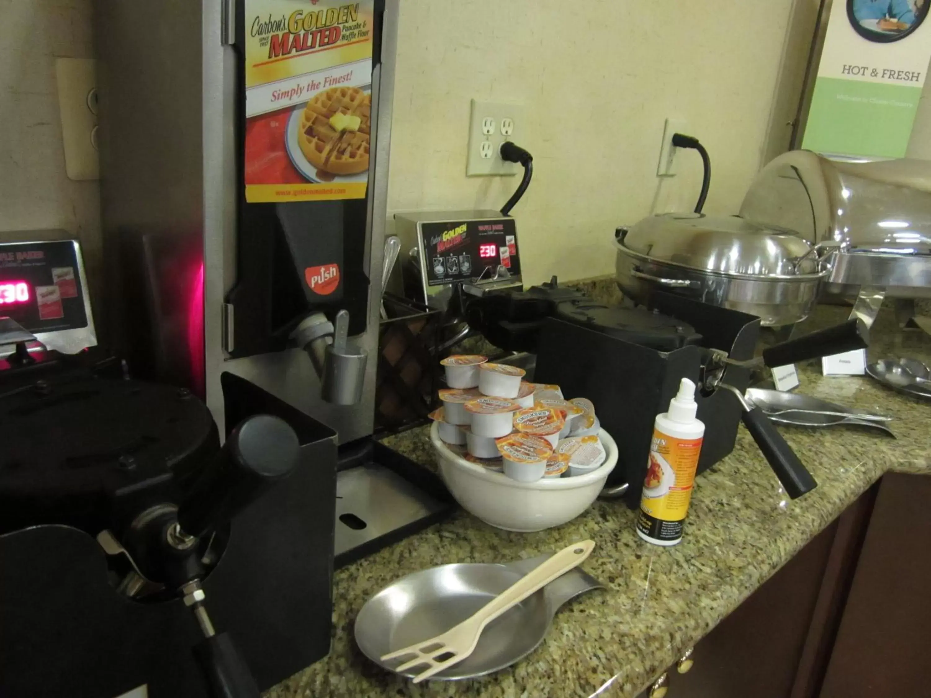 Breakfast in Country Inn & Suites by Radisson, Potomac Mills Woodbridge, VA