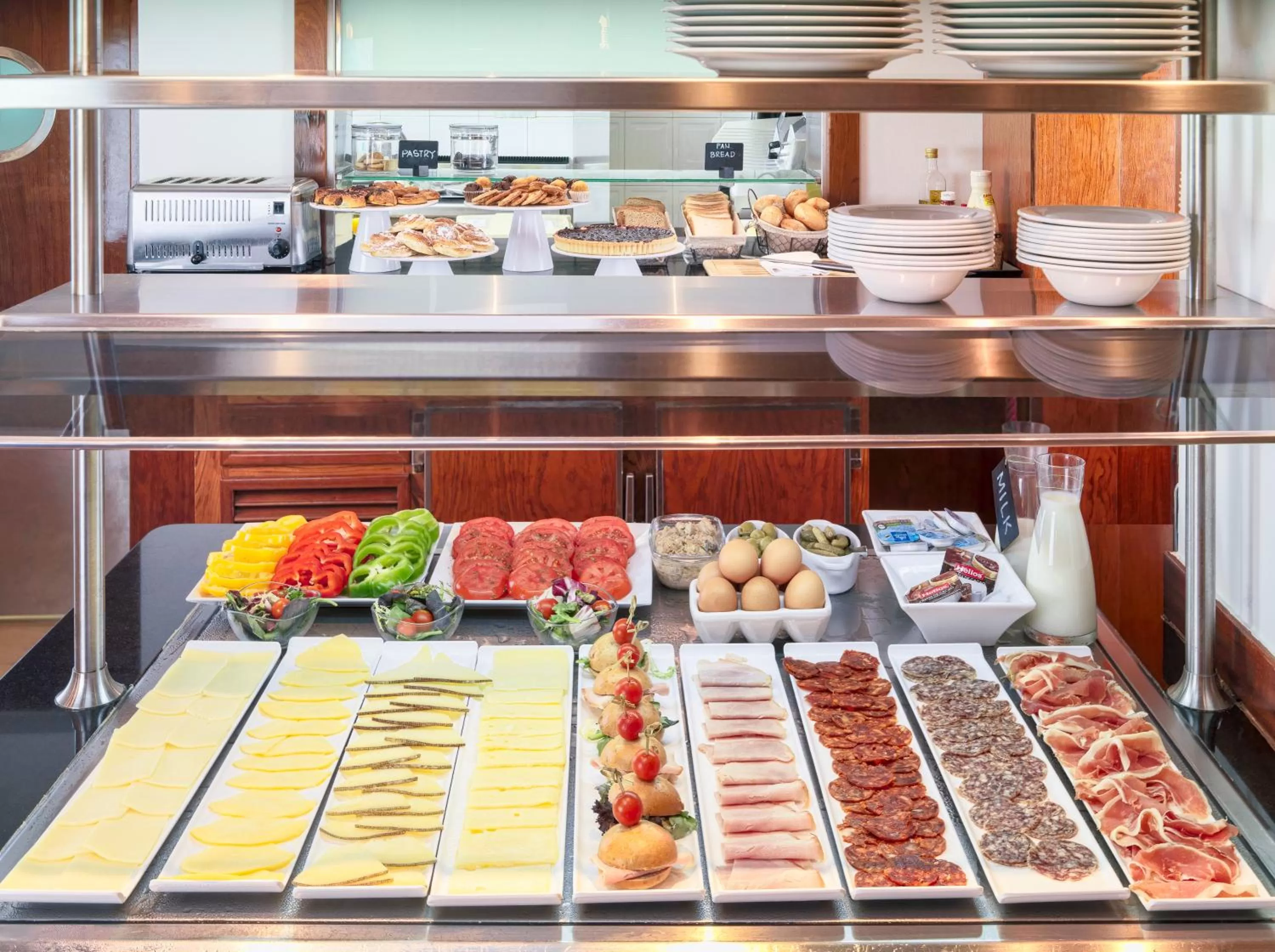 Food and drinks in H10 Raco del Pi