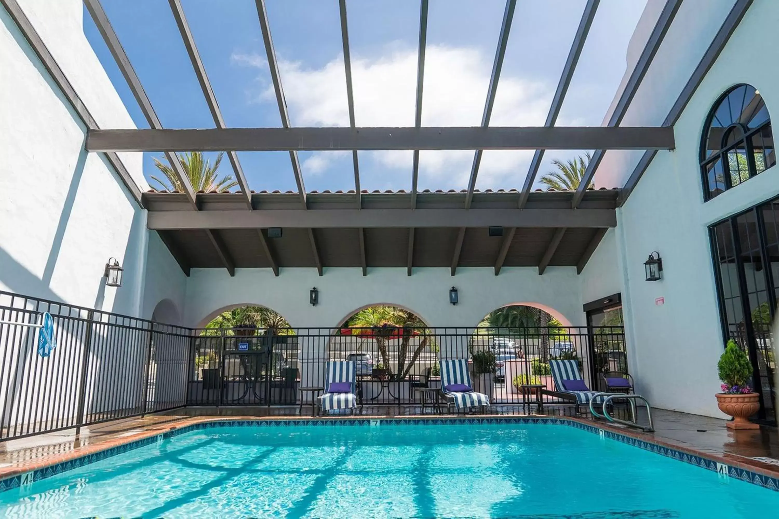 Swimming Pool in Holiday Inn Express San Clemente N – Beach Area, an IHG Hotel