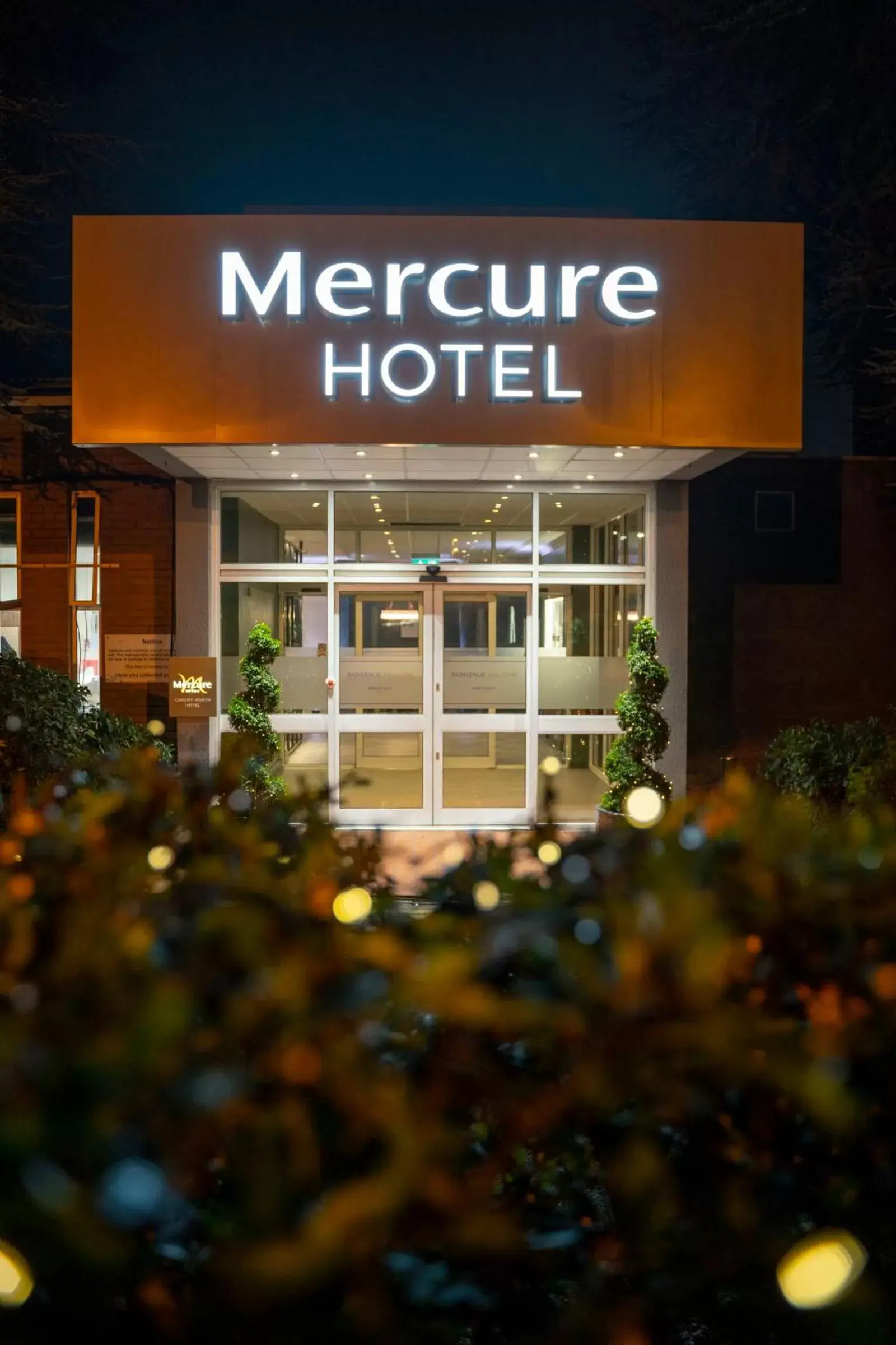 Facade/entrance in Mercure Cardiff North Hotel