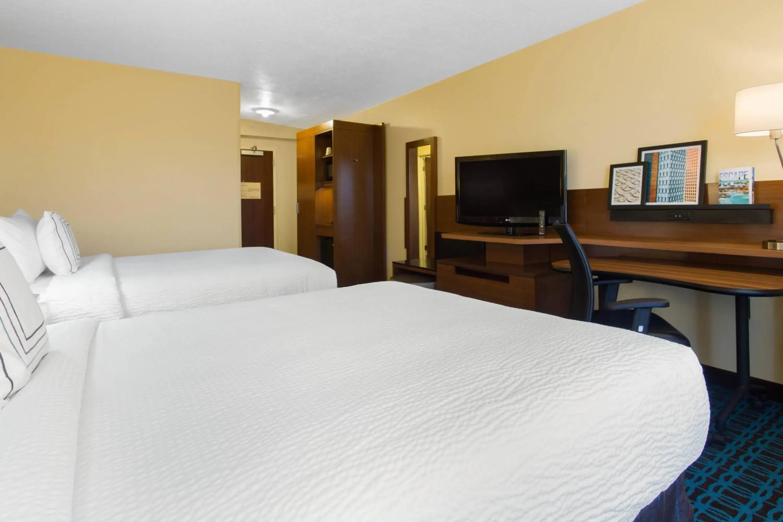 Photo of the whole room, Bed in Fairfield Inn & Suites by Marriott Santa Fe