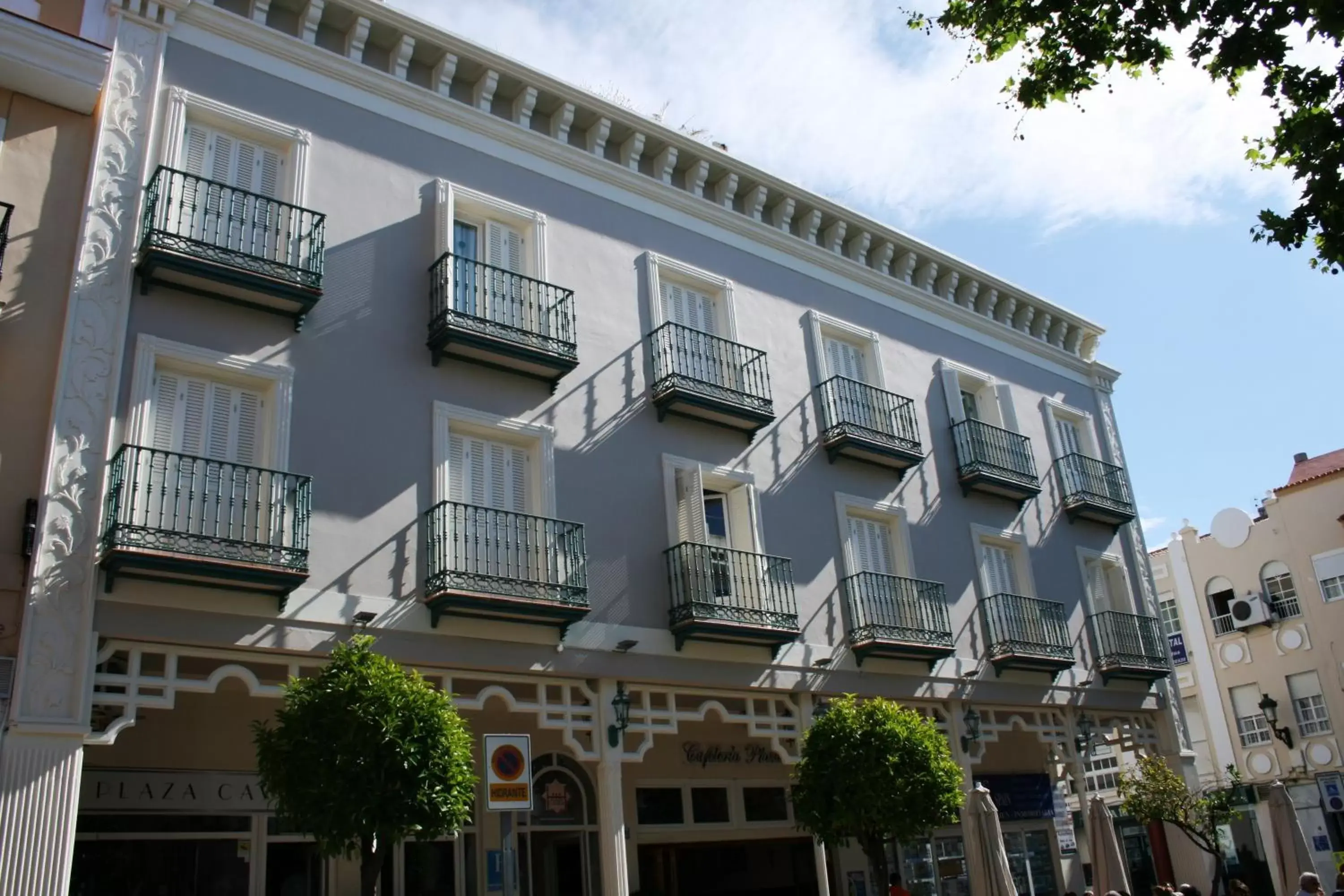 Facade/entrance, Property Building in Hotel Plaza Cavana