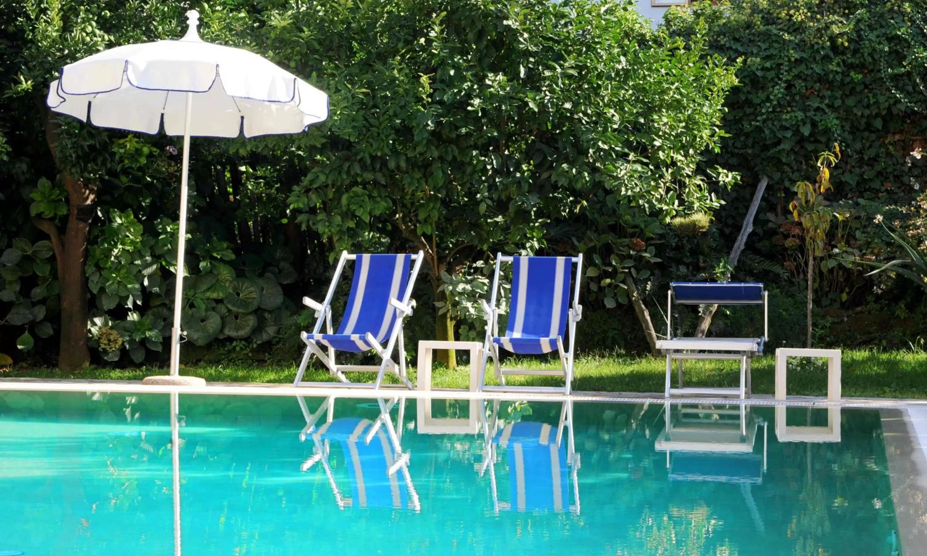 Swimming pool in Hotel Tourist