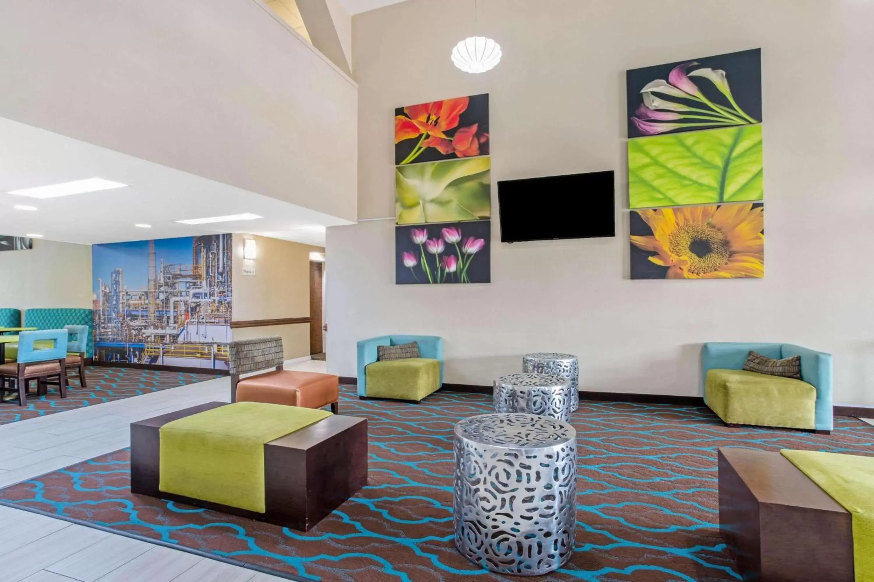 Lobby or reception, Lobby/Reception in La Quinta Inn by Wyndham Moss Point - Pascagoula