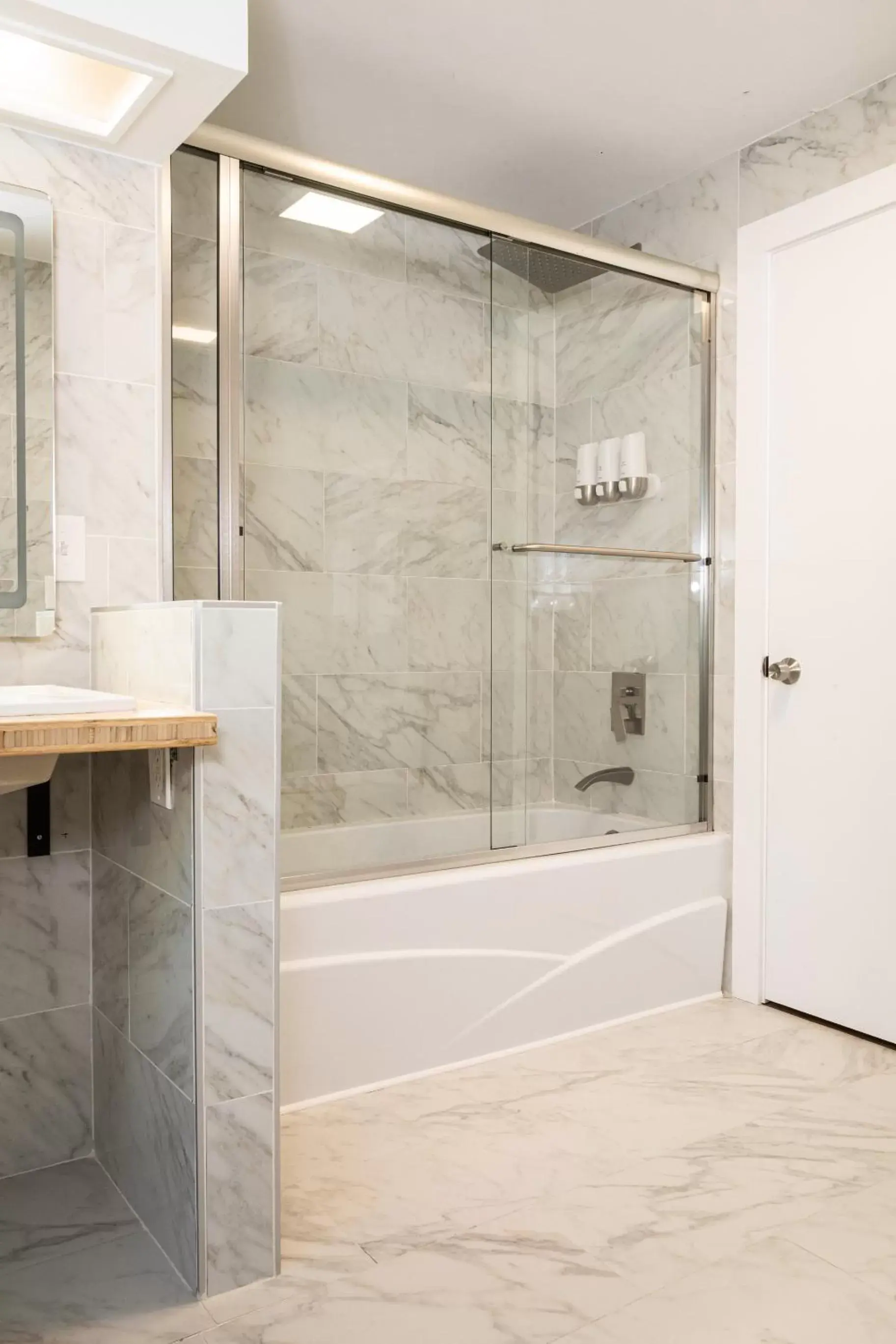 Bathroom in Skylaranna Hotel & Resort