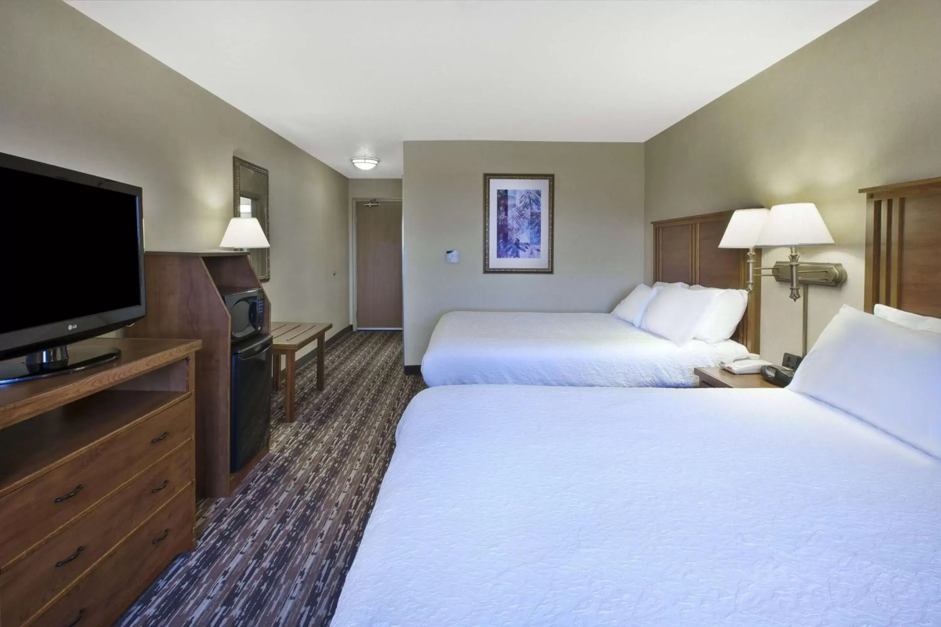 Bedroom, Bed in Hampton Inn Pittsburgh Area-Beaver Valley-Center Township Bedroom, Bed in Hampton Inn Pittsburgh Area-Beaver Valley-Center Township