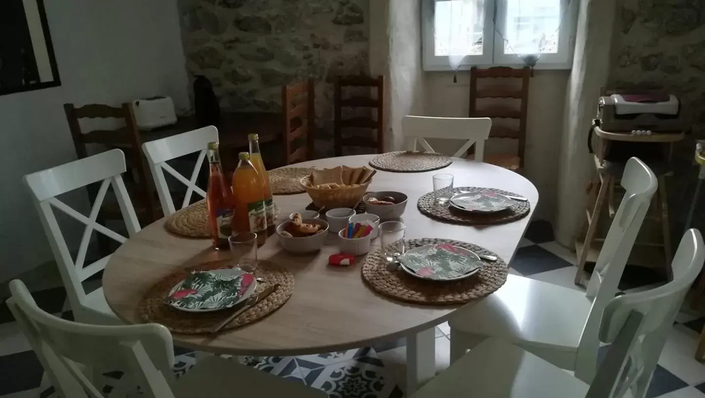 Breakfast, Dining Area in Nostra Demora