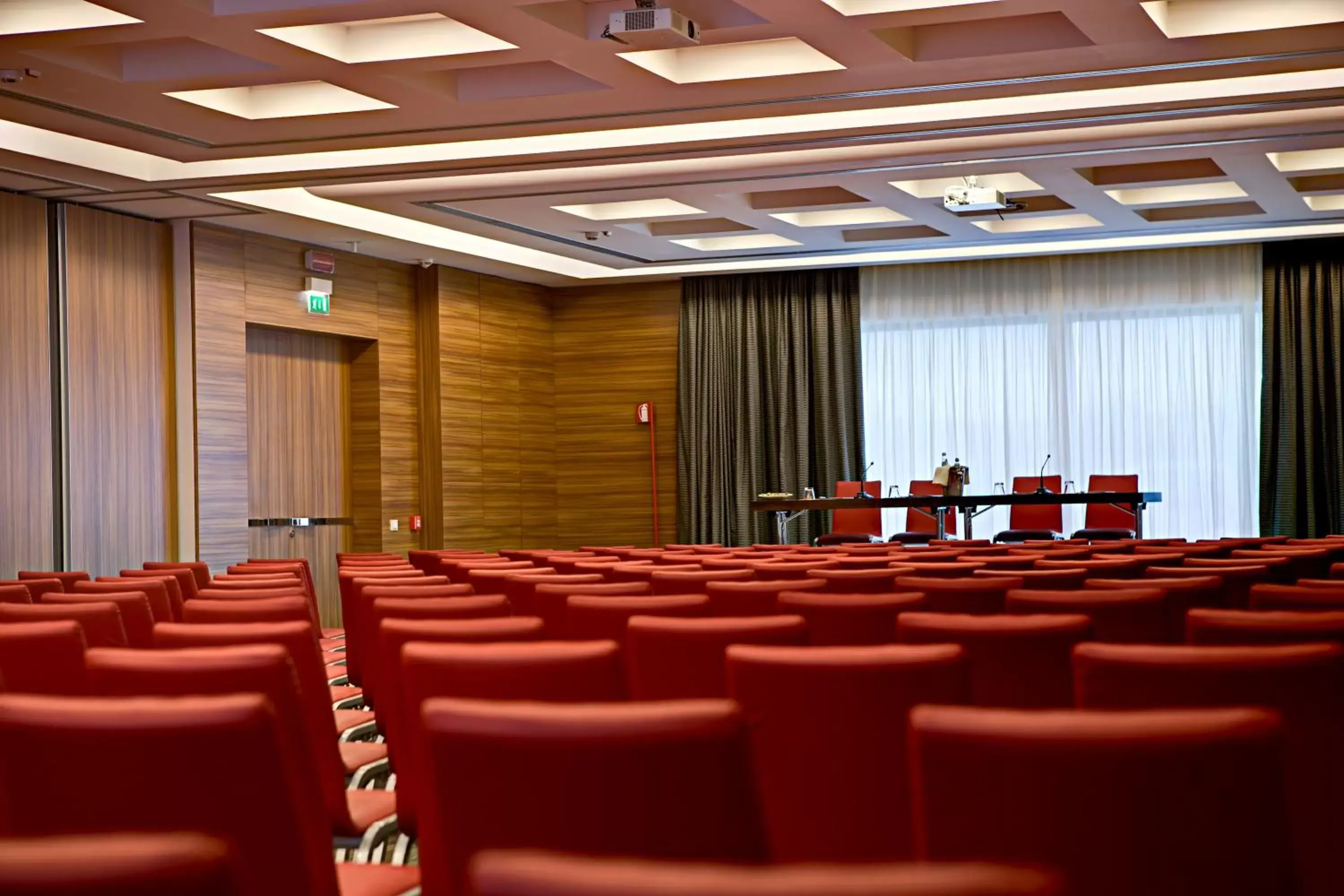 Meeting/conference room in Crowne Plaza Verona Fiera, an IHG Hotel