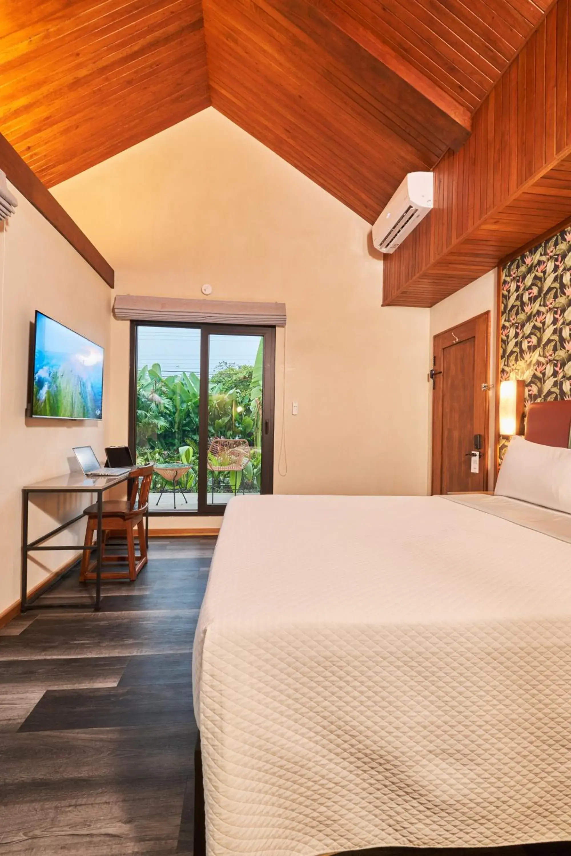 TV and multimedia, Bed in SUWA VILLA ARENAL