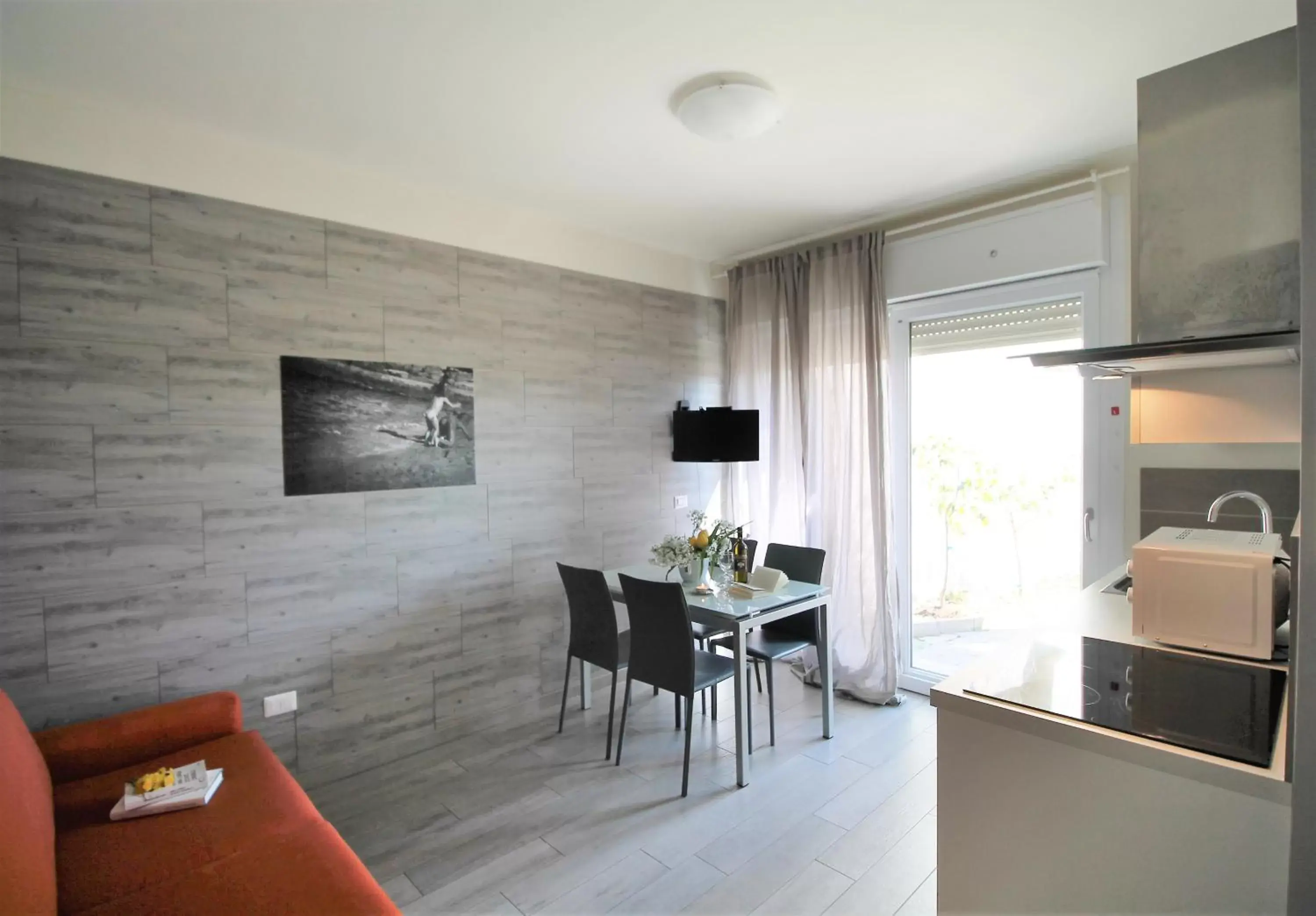 Kitchen or kitchenette, Dining Area in Residence Felice