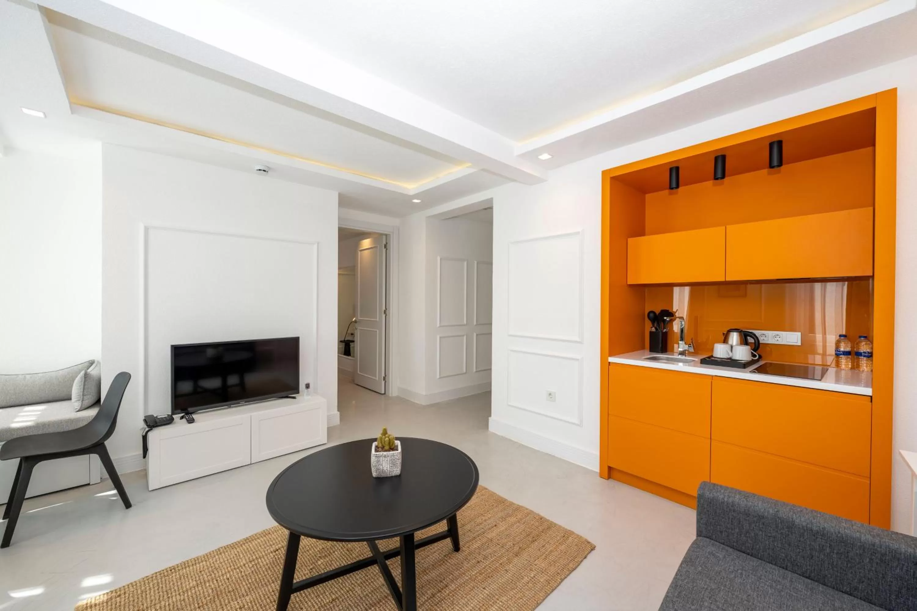 TV and multimedia in Juno Hotel Taksim