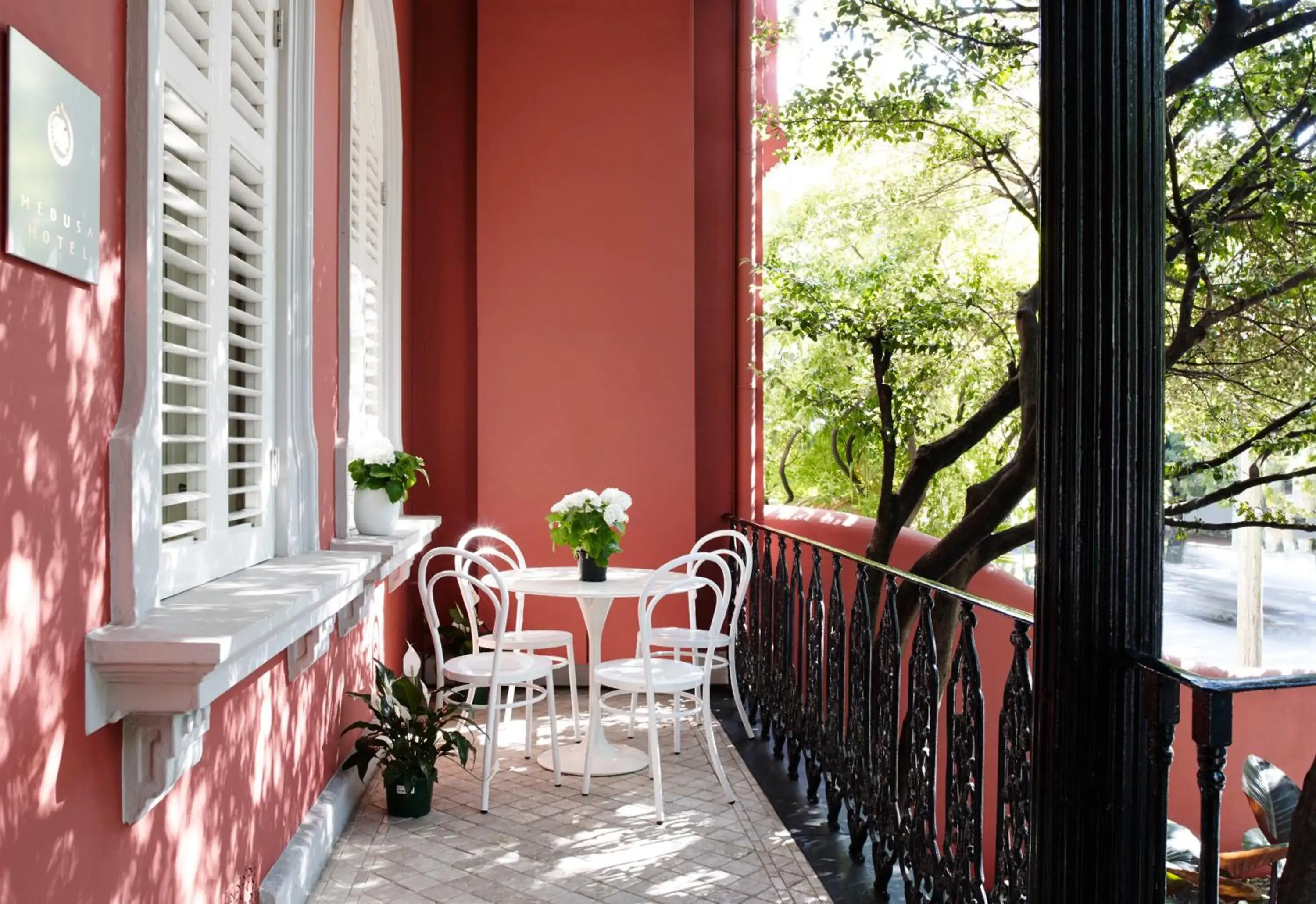 Facade/entrance in Medusa Hotel Sydney Facade/entrance in Medusa Hotel Sydney