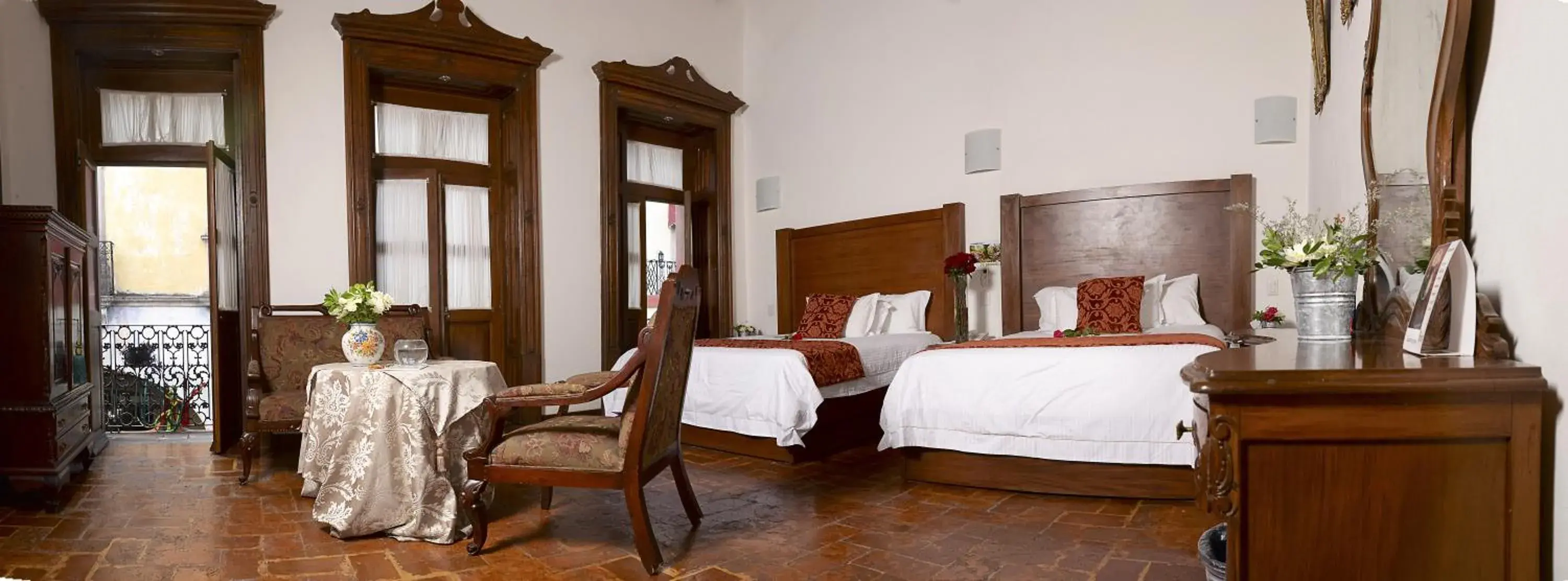 Photo of the whole room, Bed in El Serafin Hotel Boutique