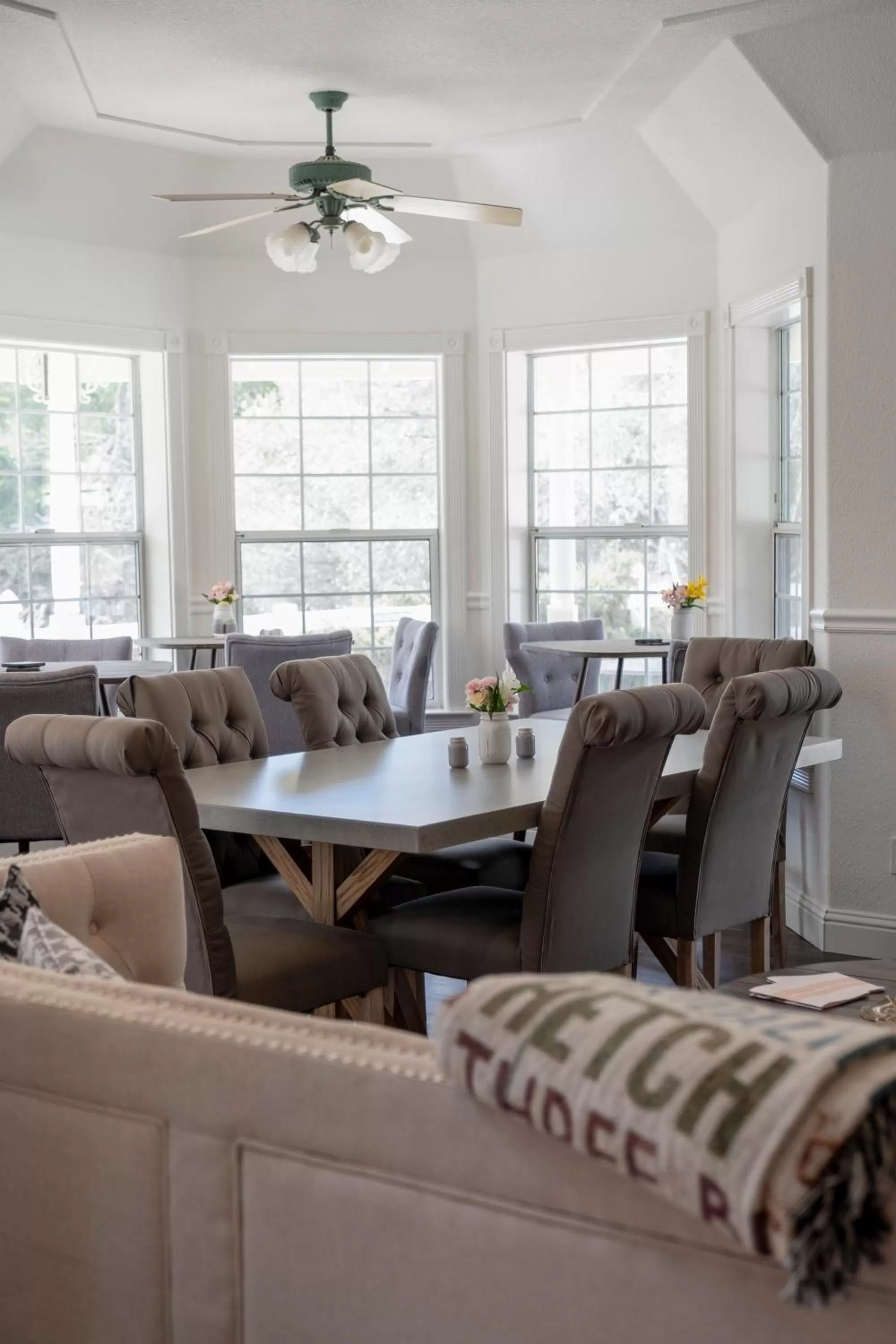 Restaurant/places to eat in Hounds Tooth Inn