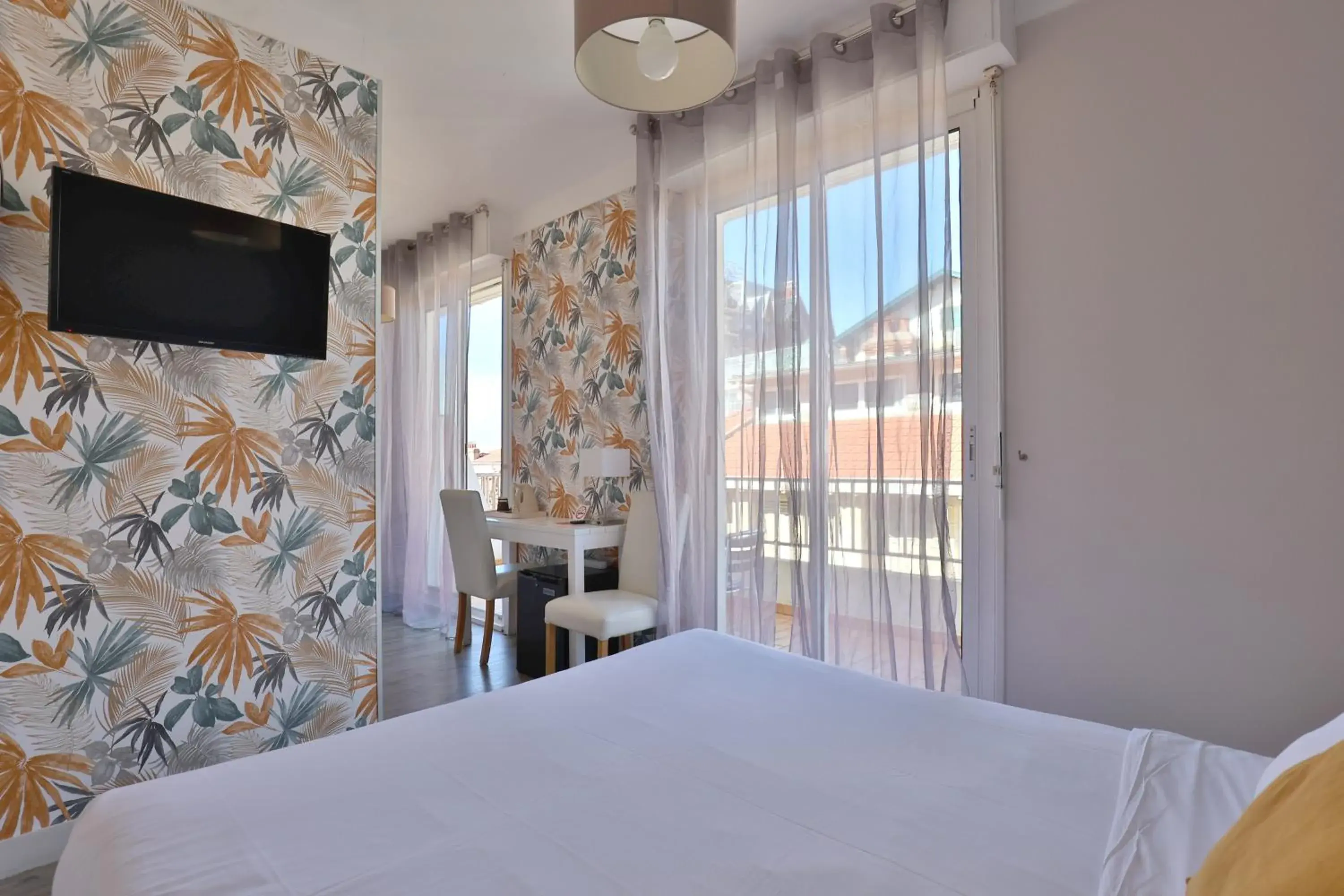 Bedroom, Bed in Brit Hotel Marbella