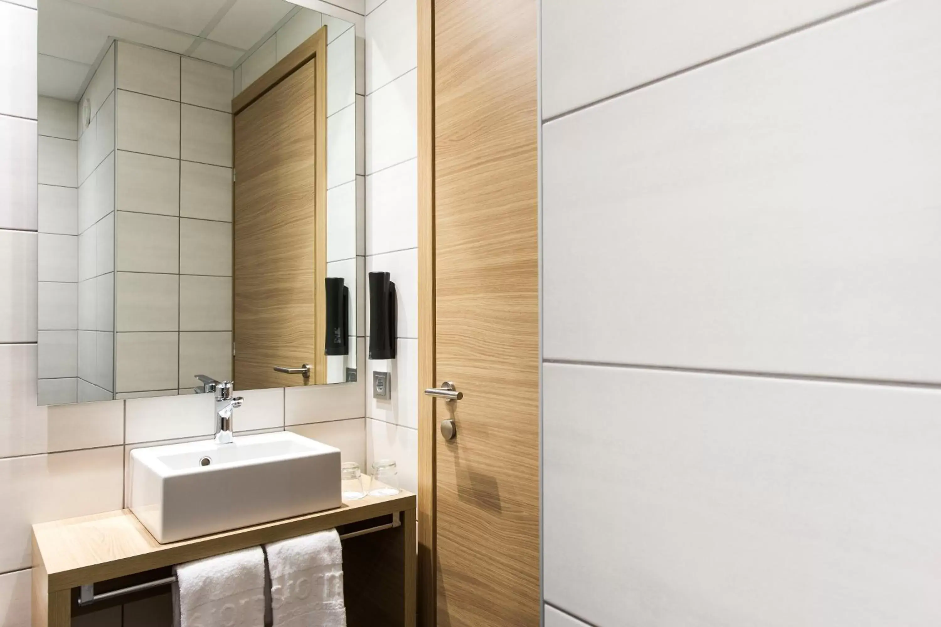 Shower, Bathroom in Storm Hotel by Keahotels