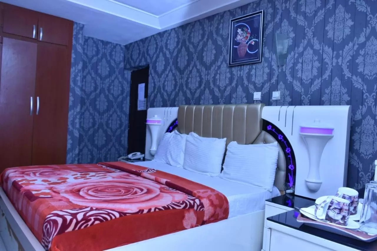 Bed in World Class Hotel & Apartments