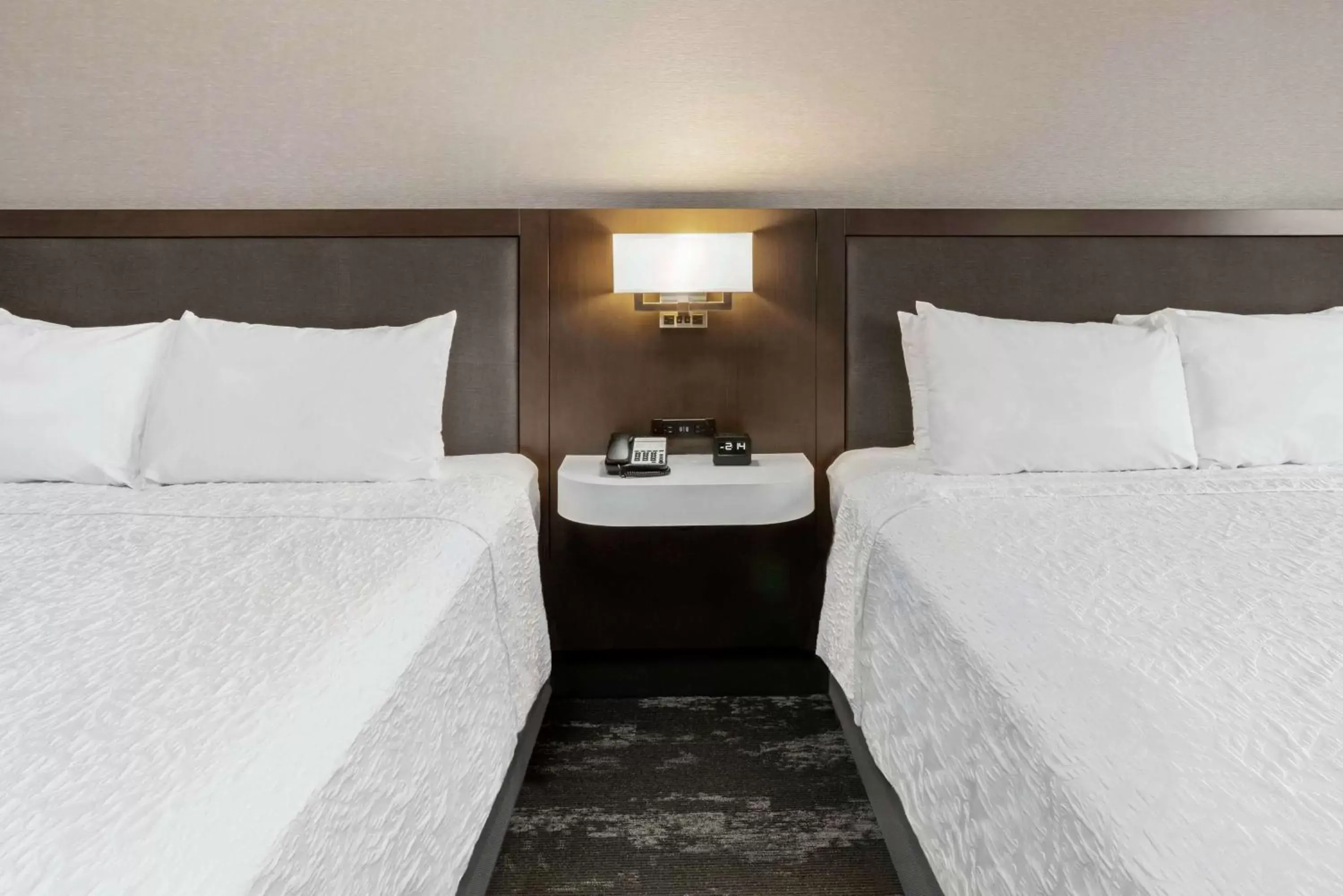 Bed in Hampton Inn & Suites Spokane Downtown-South