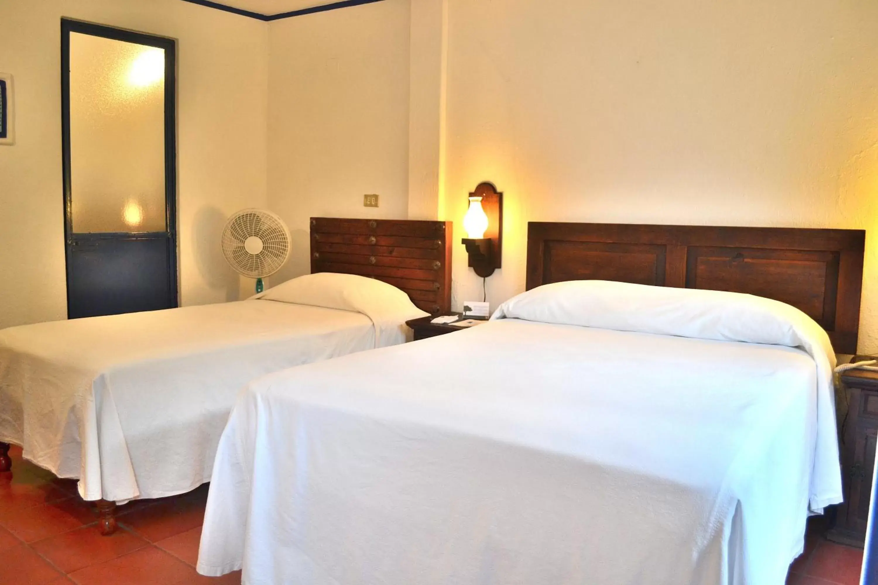 Photo of the whole room, Bed in Posada del Cafeto