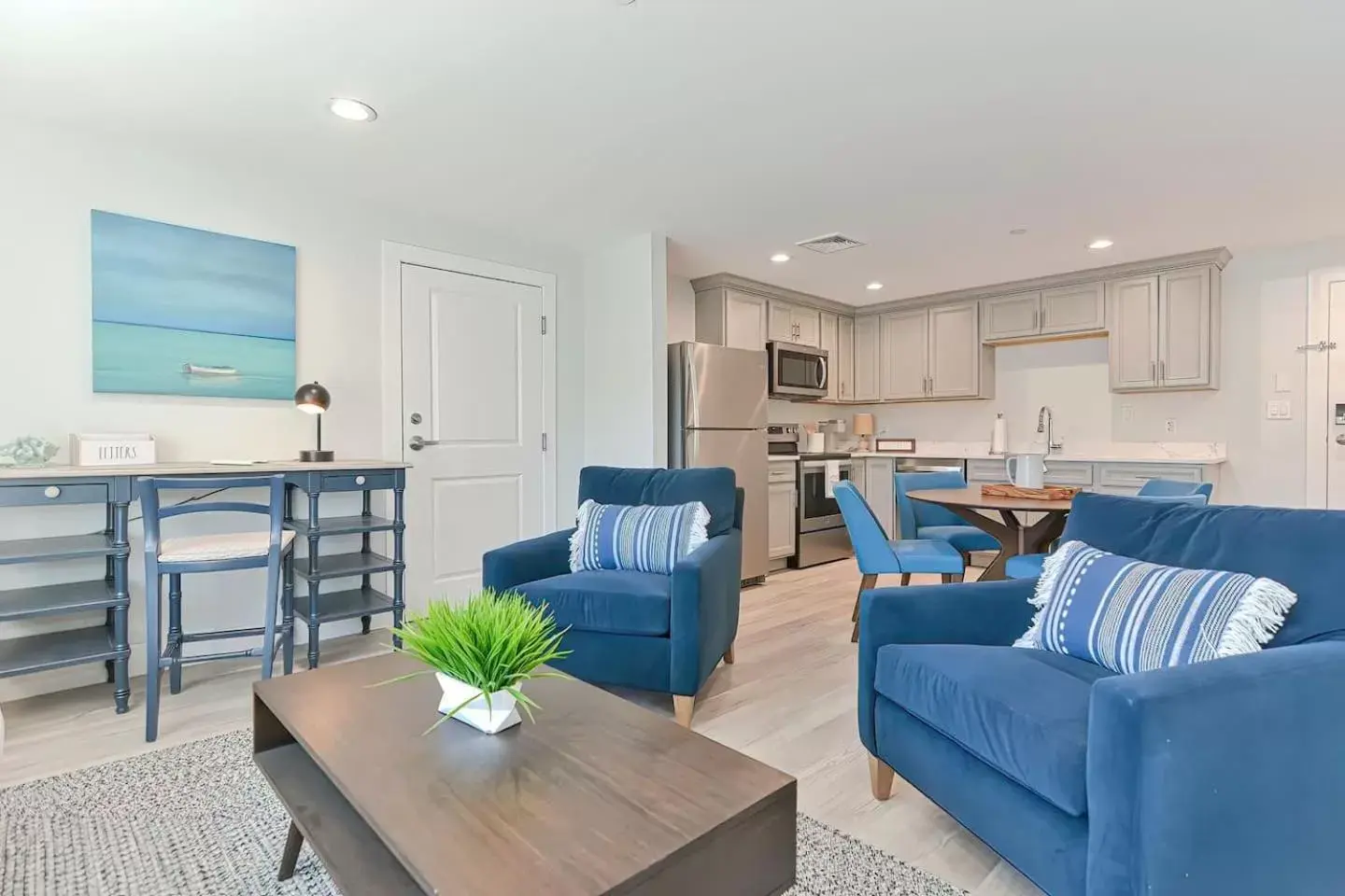 Seating Area in Harbourtown Suites on Plymouth Harbor