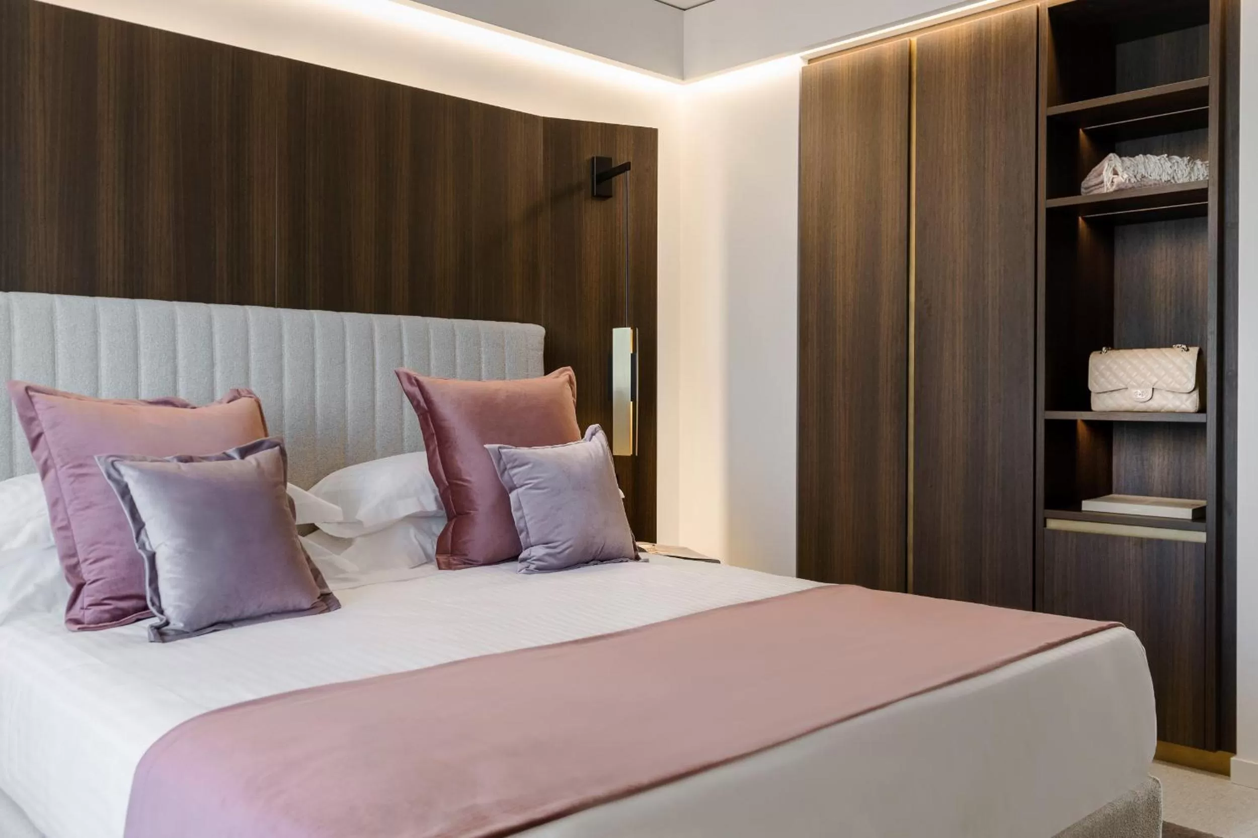 Bedroom, Bed in We Me Suite Hotel