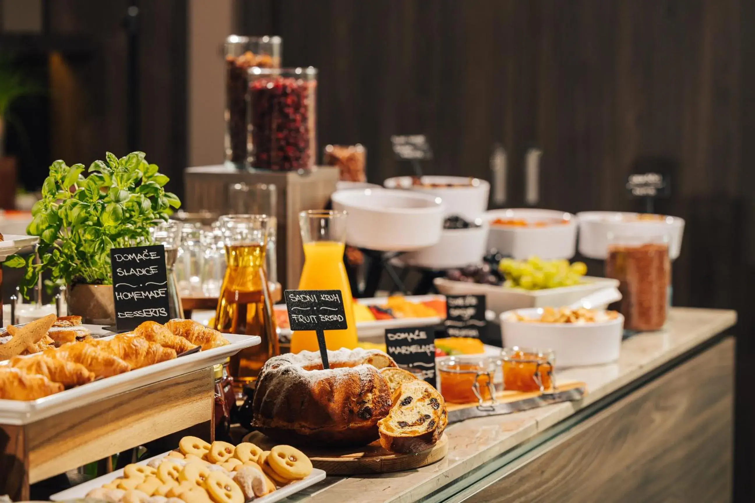 Breakfast in Postojna Cave Hotel Jama