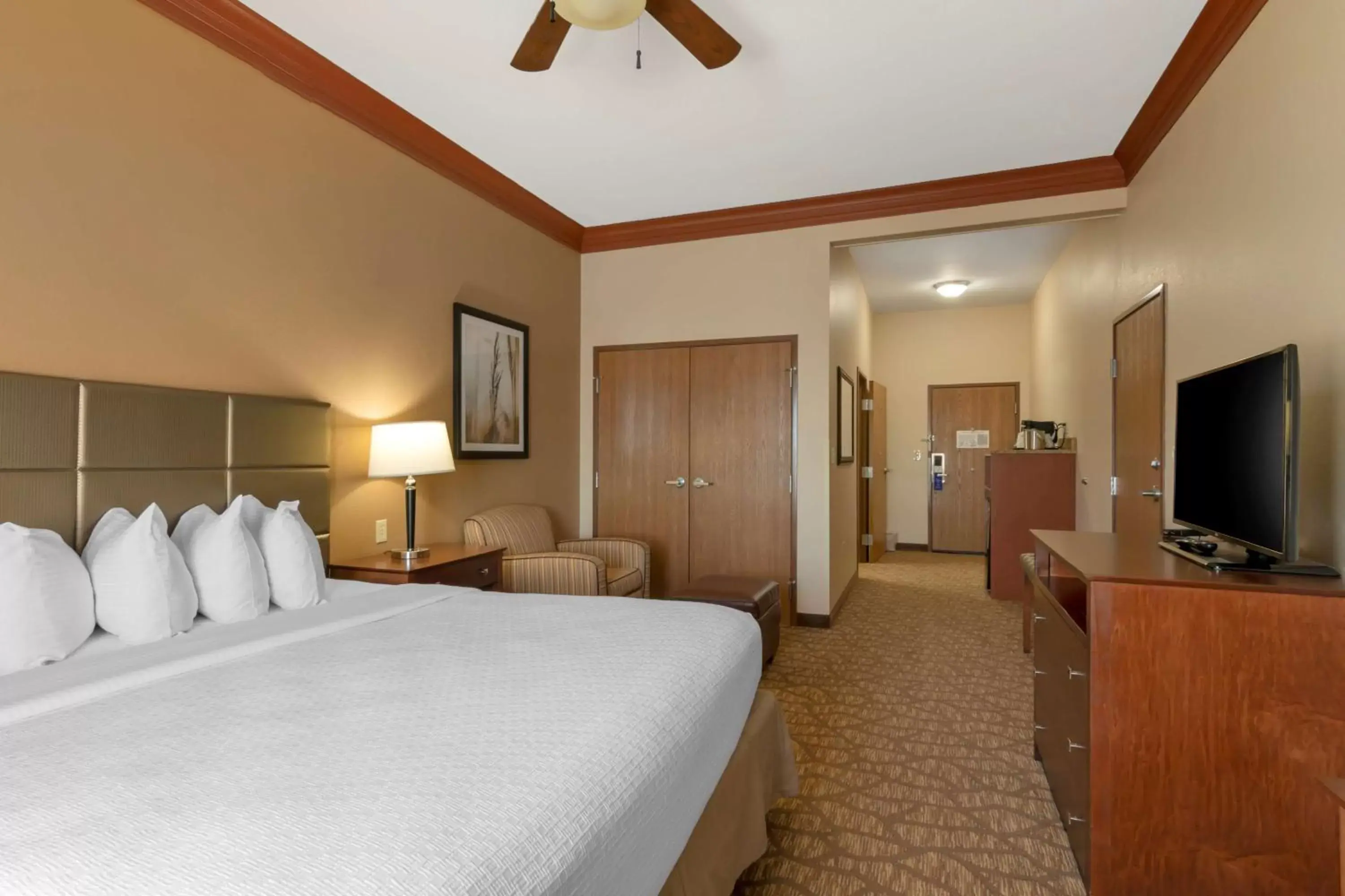 Bedroom, Bed in Best Western Plus Butterfield Inn Bedroom, Bed in Best Western Plus Butterfield Inn
