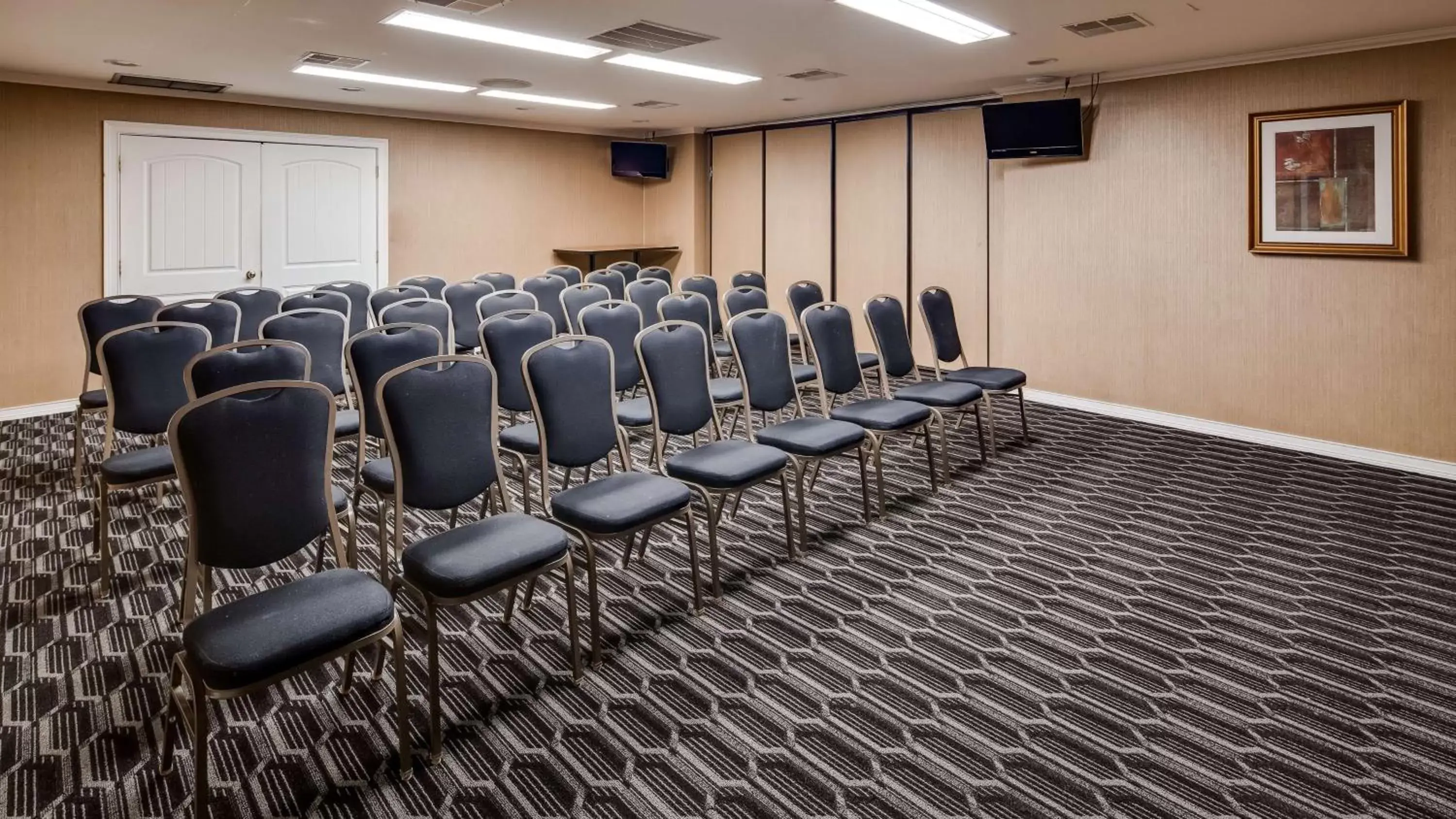 Photo of the whole room in Best Western Lapeer Inn