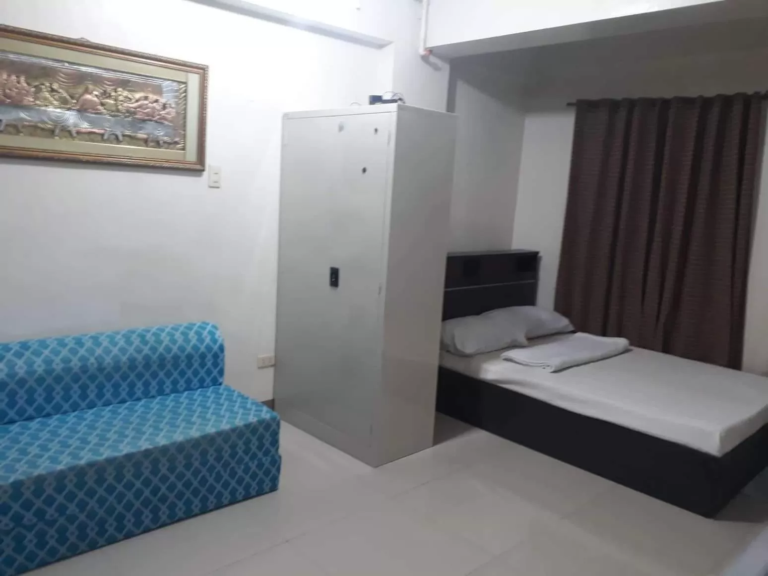 Seating area, Bed in Your City•Home Apartment