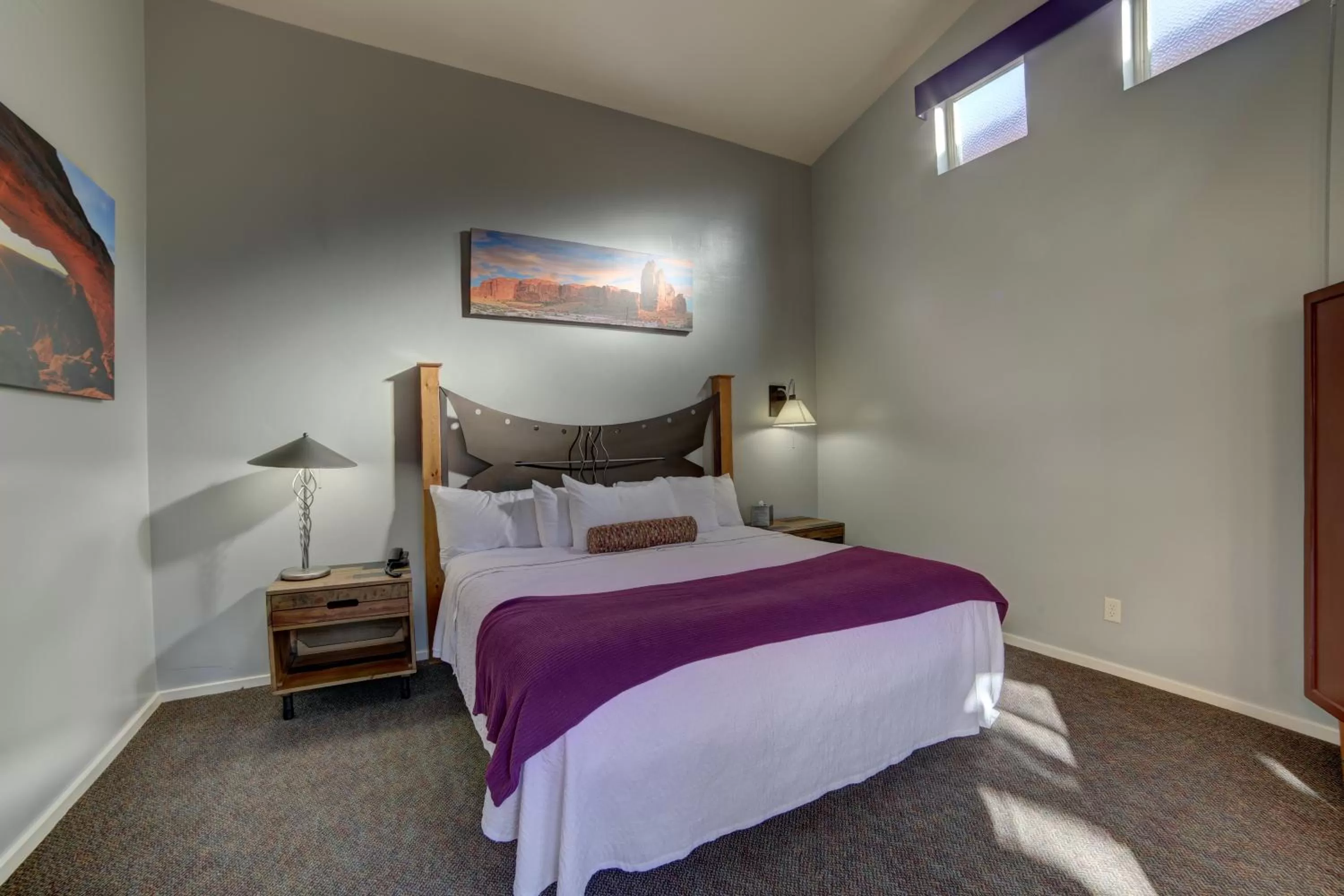 Bedroom, Bed in The Gonzo Inn