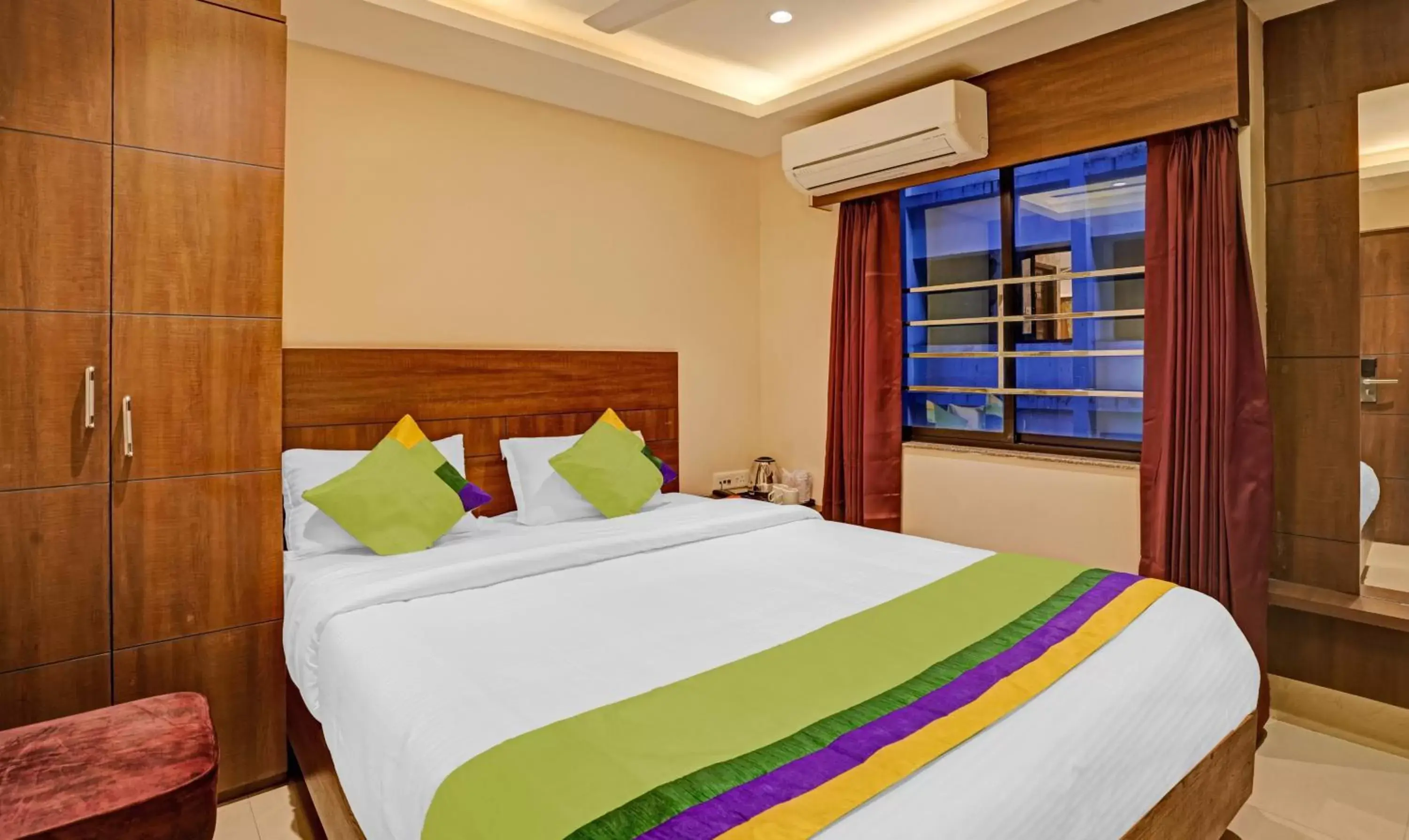 Bedroom, Bed in Treebo Indrapuri Hotel & Resort, Siliguri Junction Bedroom, Bed in Treebo Indrapuri Hotel & Resort, Siliguri Junction