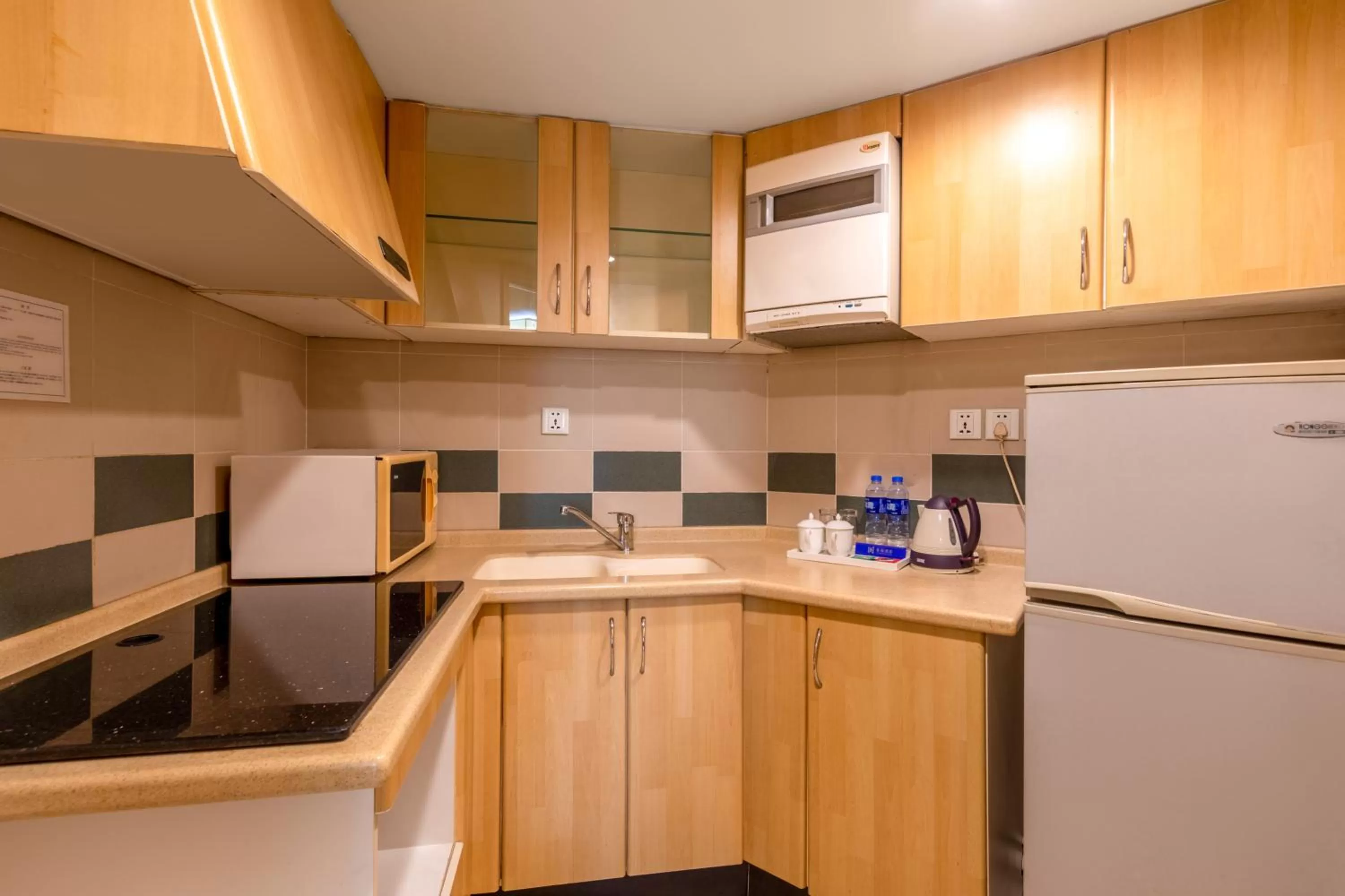 Kitchen or kitchenette in Guangdong Hotel (Zhuhai)