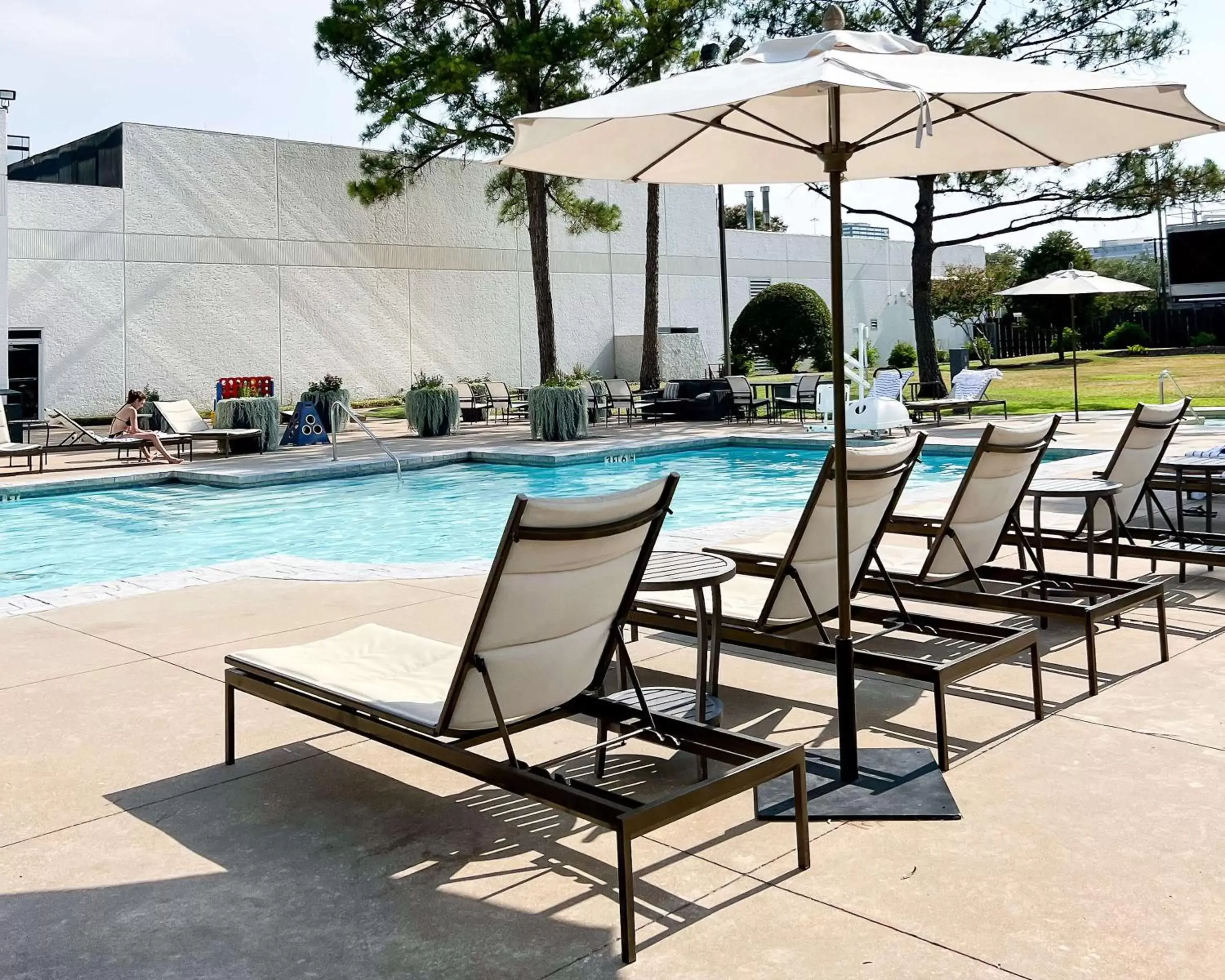 Swimming Pool in Hyatt Regency Houston West