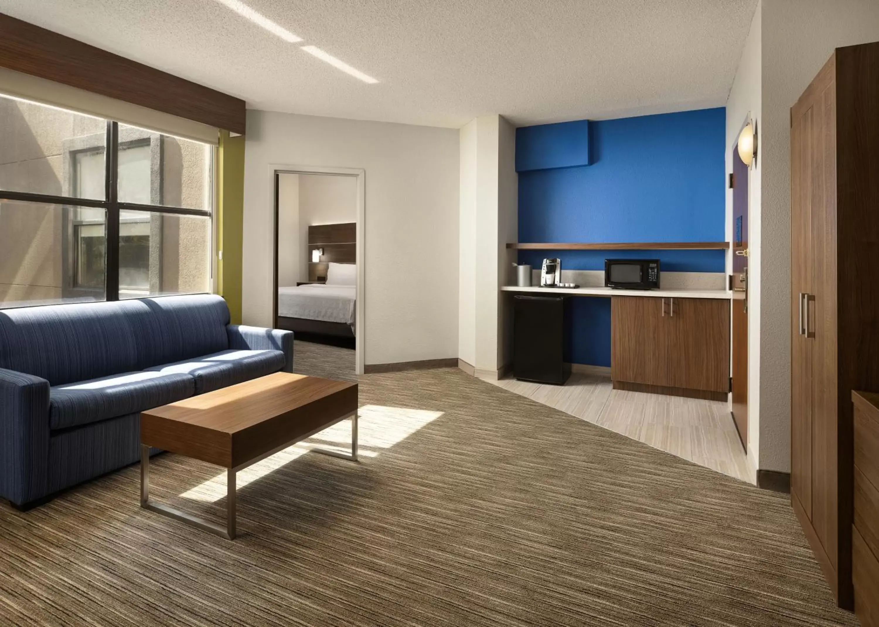 Photo of the whole room, Seating Area in Holiday Inn Express Hotel & Suites Irving DFW Airport North, an IHG Hotel