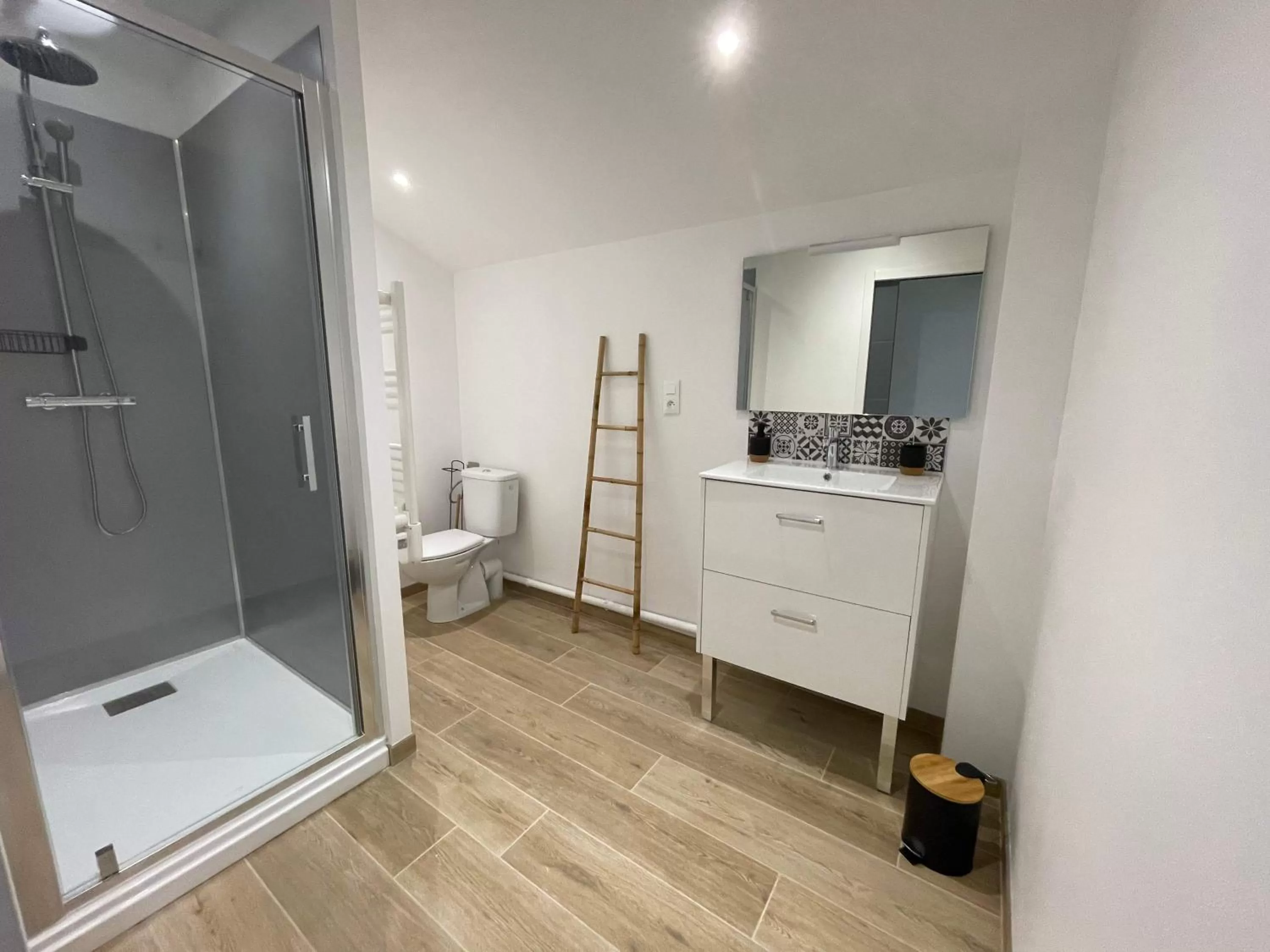 Shower, Bathroom in L'échappée flamande