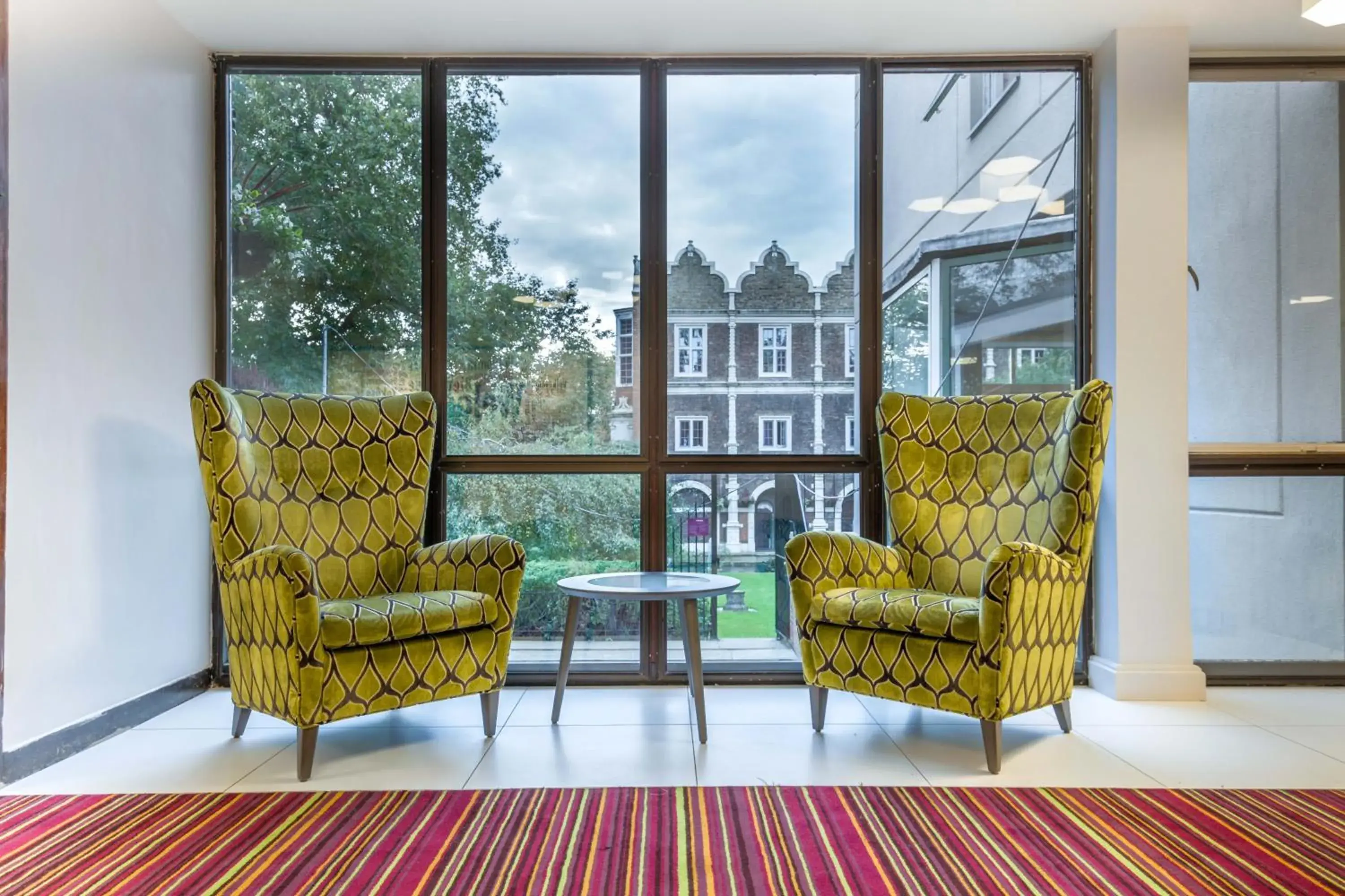 Day, Seating Area in Safestay London Kensington Holland Park