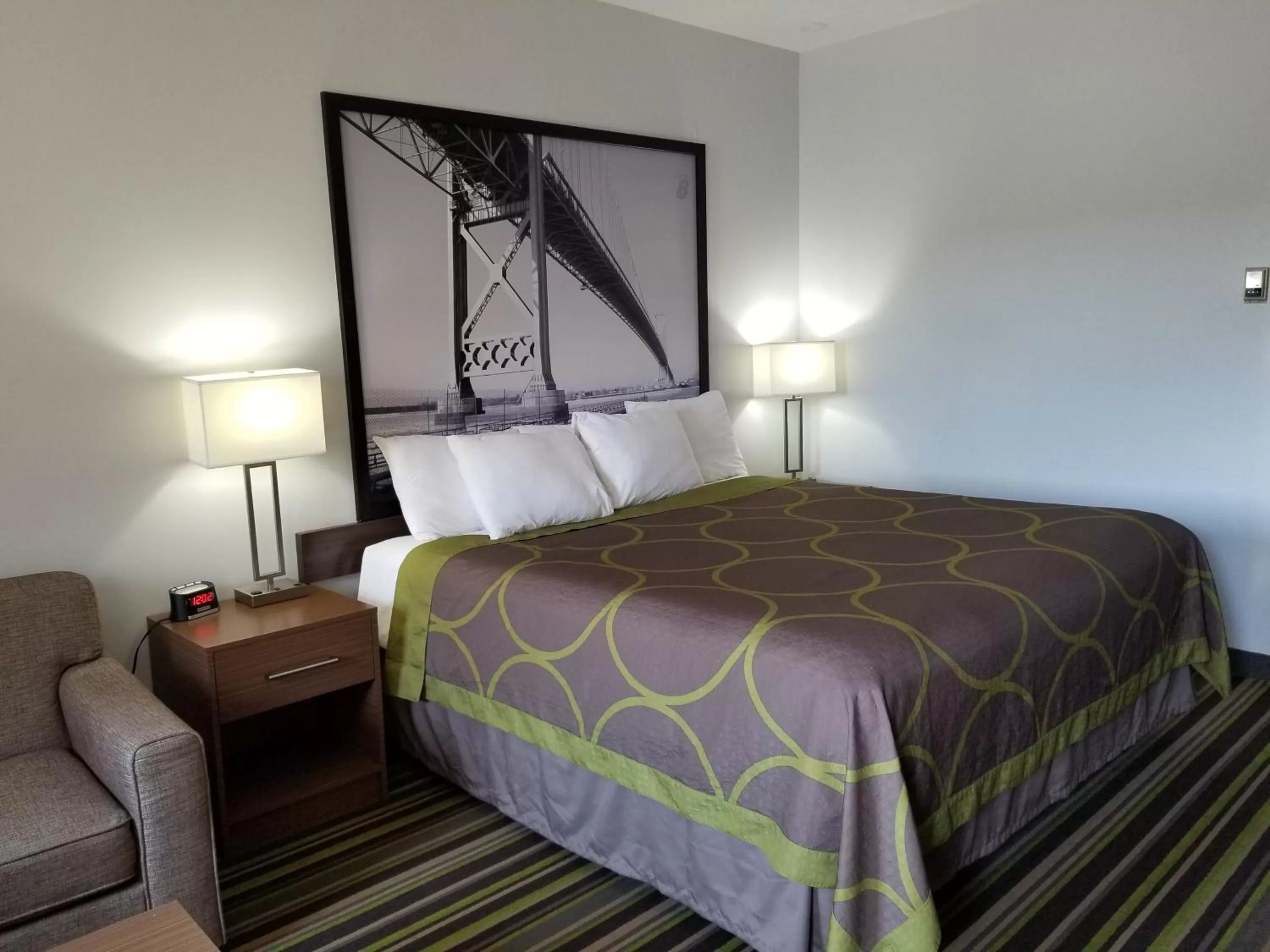 Photo of the whole room in Super 8 by Wyndham Windsor/Dougall