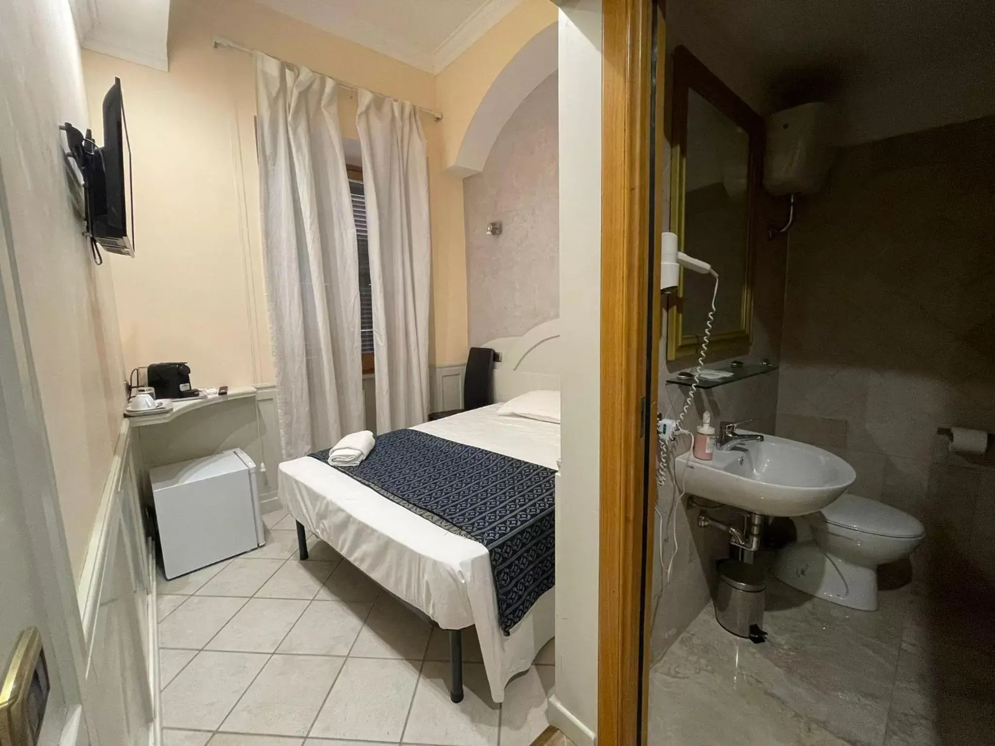 Bathroom in relais monti guesthouse