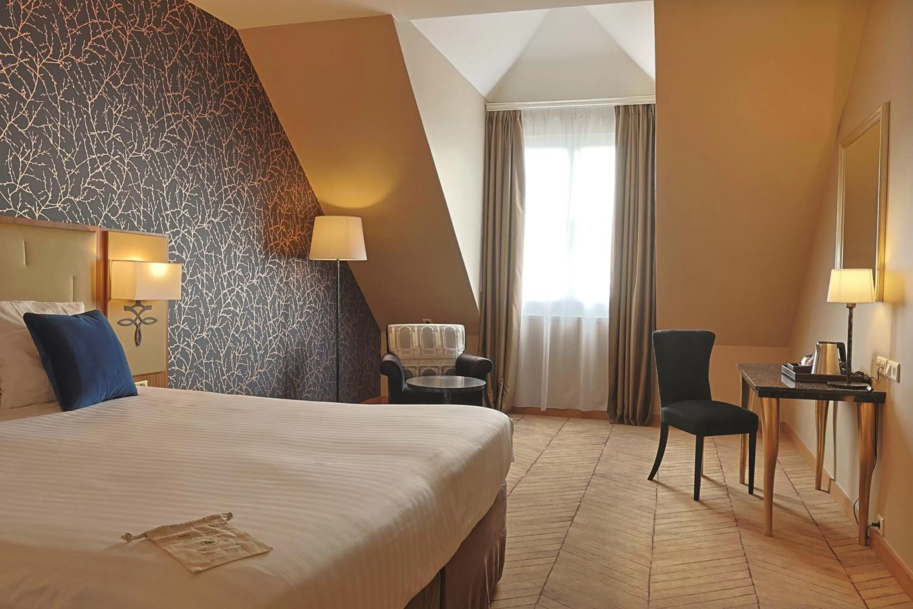 Sauna, Bed in Dream Castle Hotel Marne La Vallee