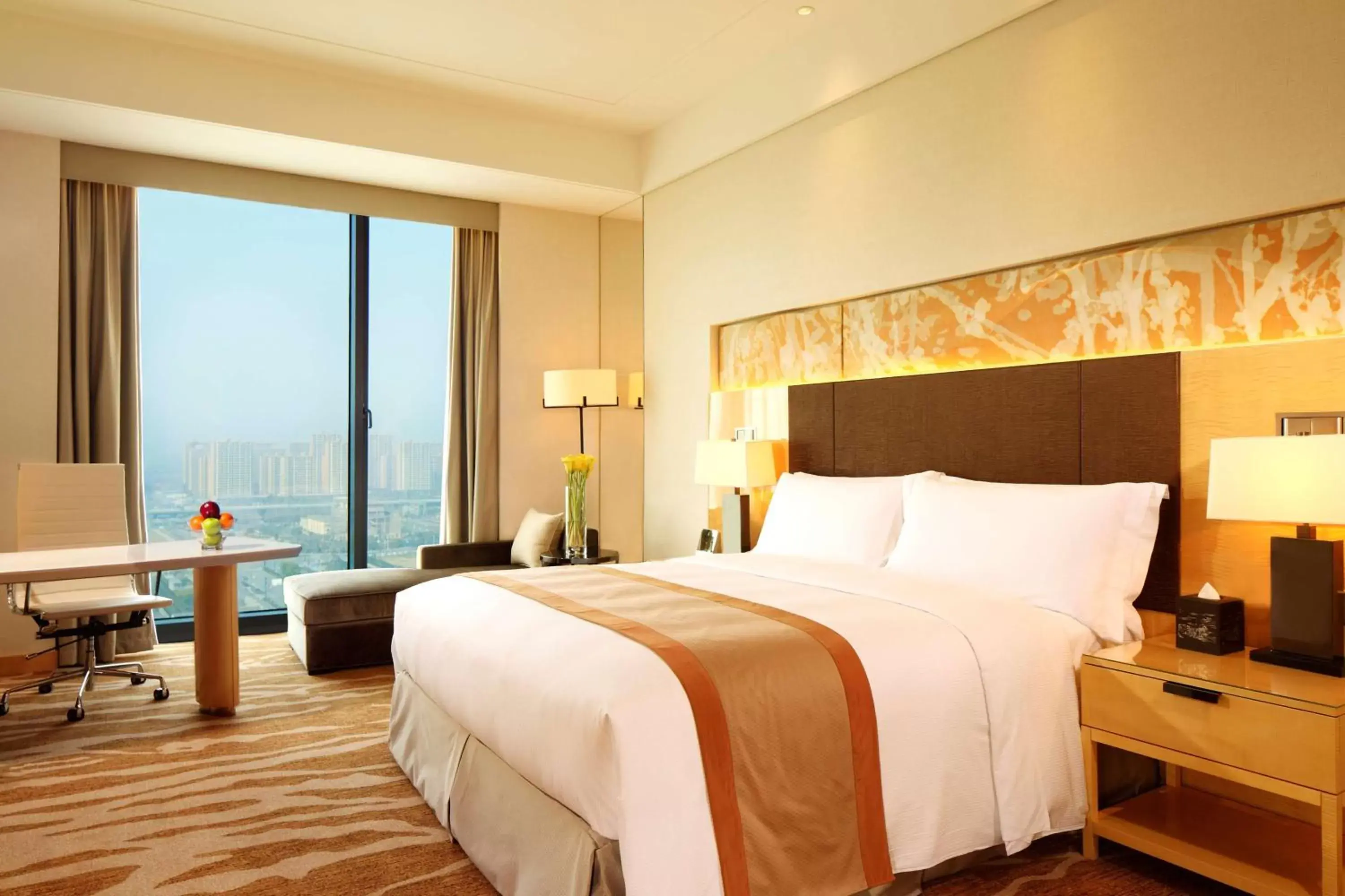 Bed in DoubleTree by Hilton Hangzhou East