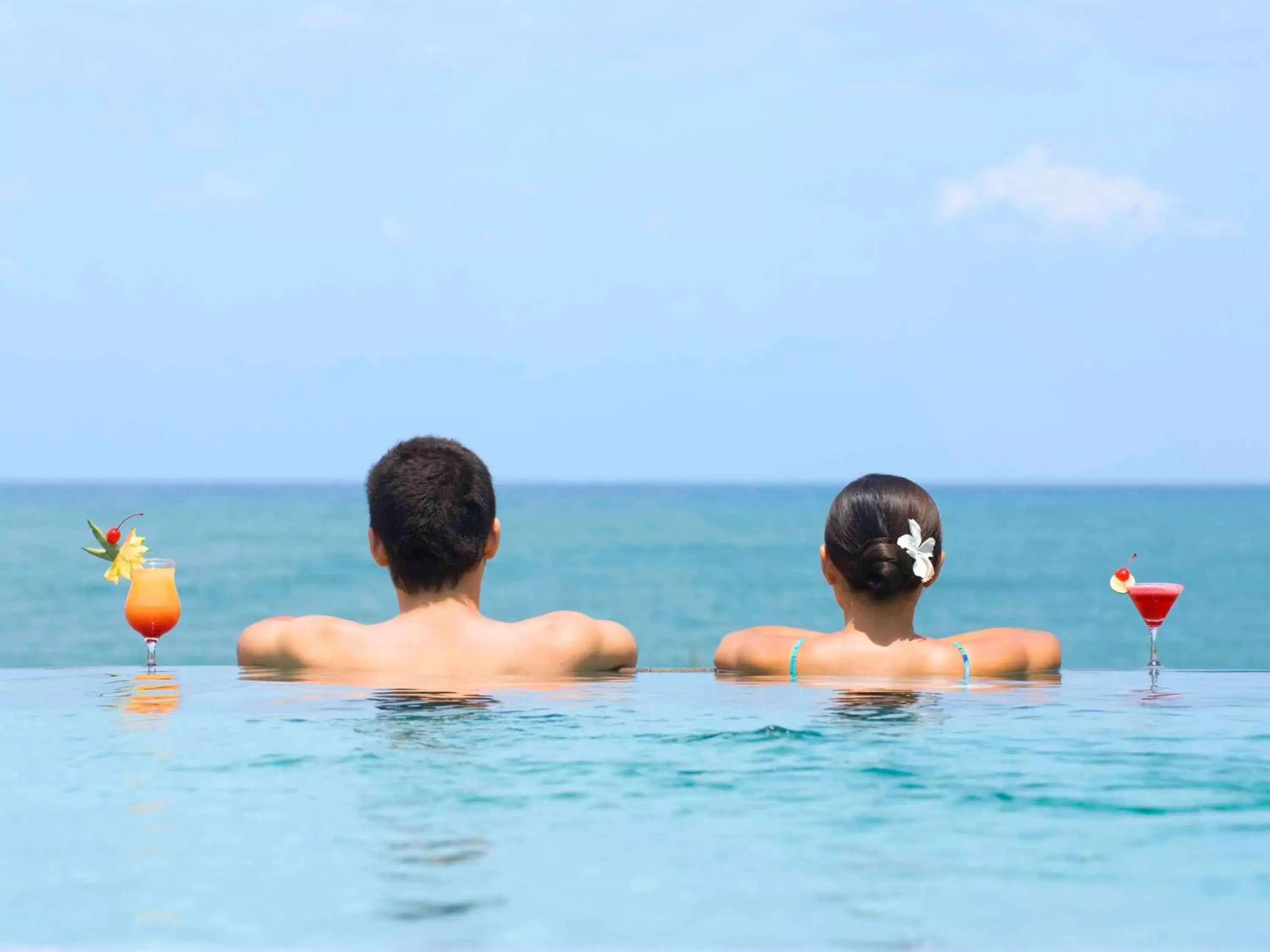 Lounge or bar, Swimming Pool in Mercure Kuta Bali