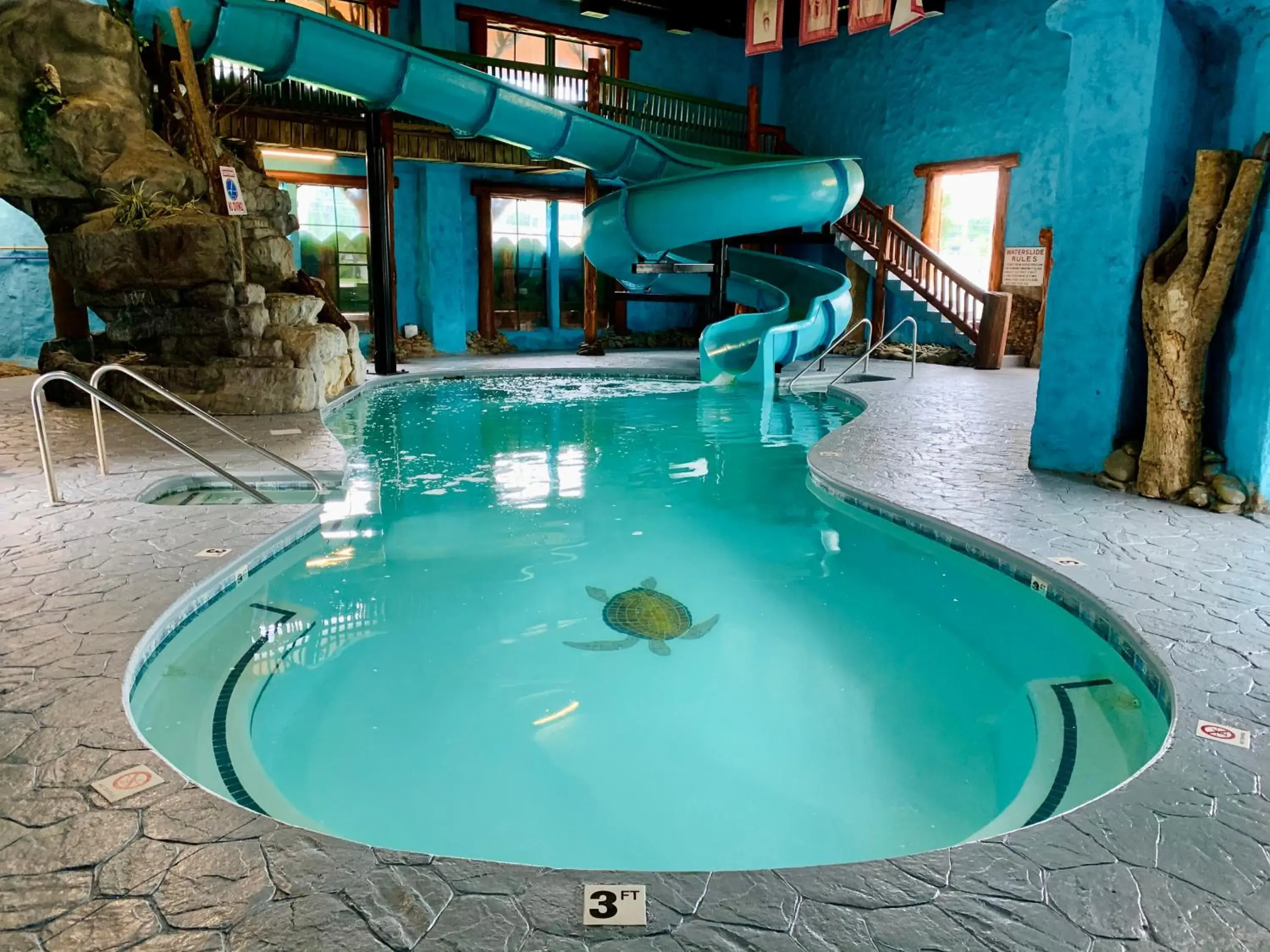 Swimming pool, Water Park in Riverchase Lodge
