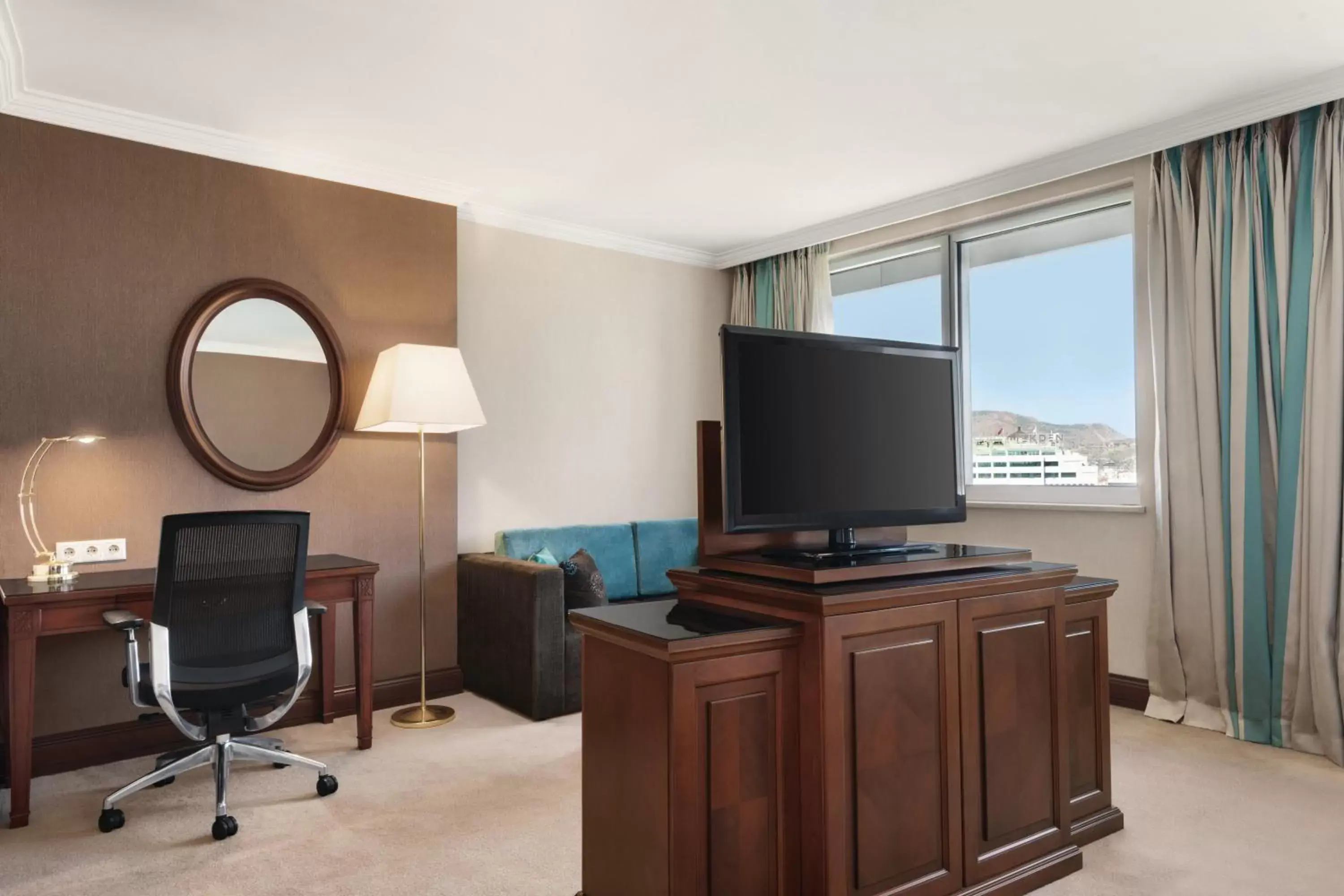 Seating area, TV/Entertainment Center in Wyndham Grand Kayseri